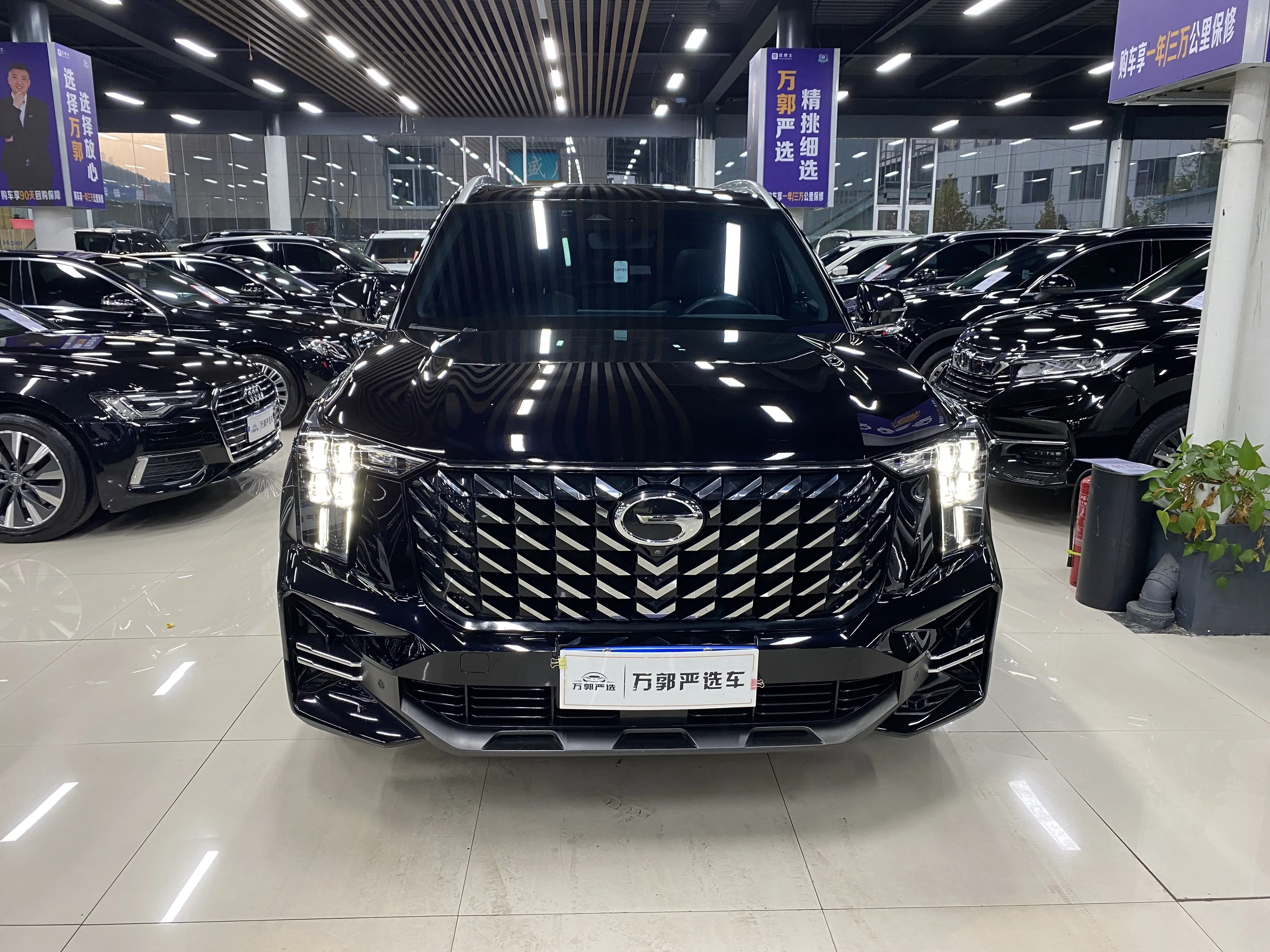 GAC Trumpchi GS8  из Китая