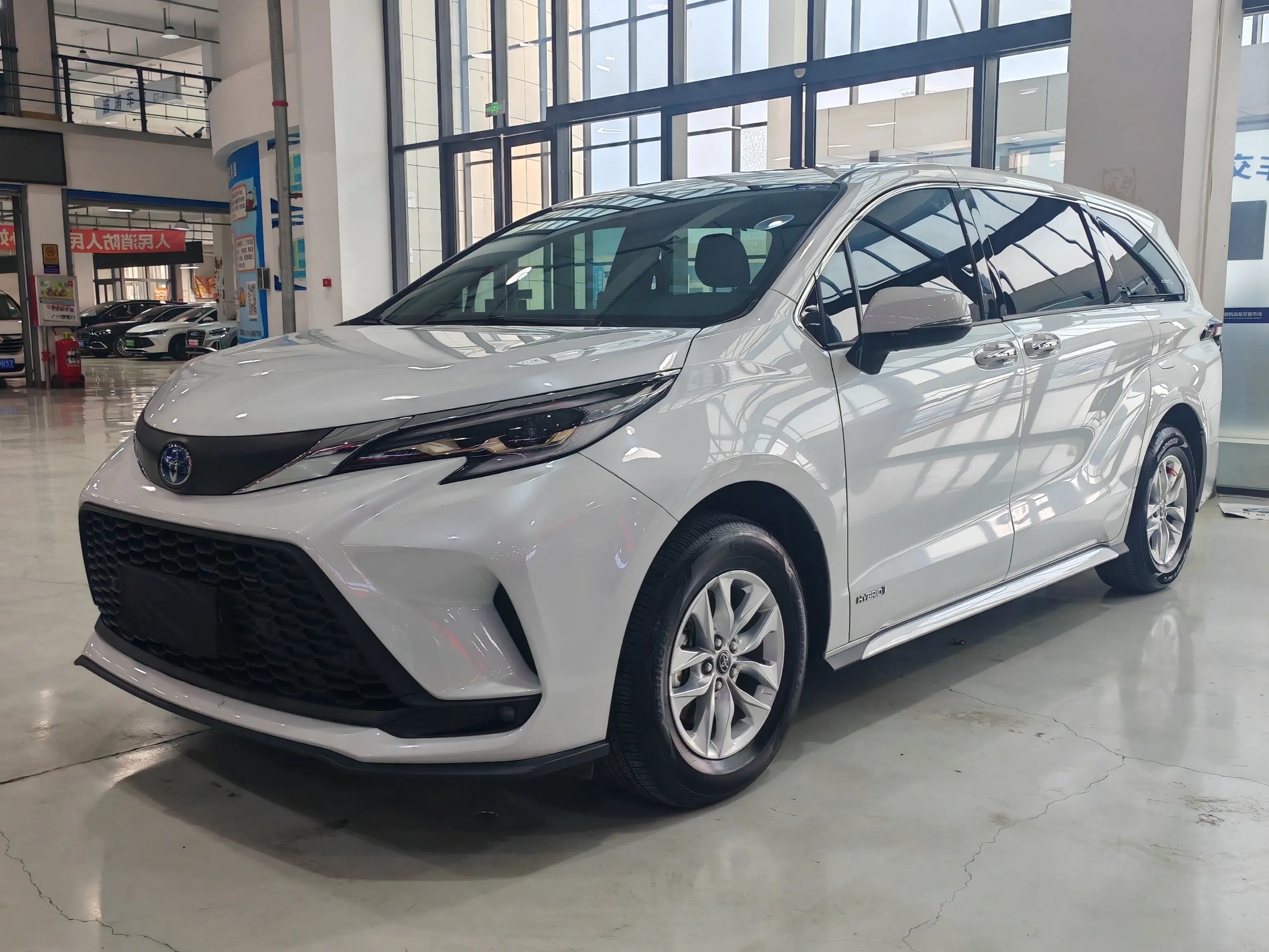 Toyota Granvia  из Китая