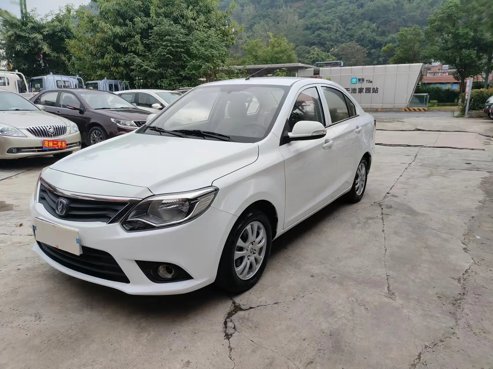 Changan Yuexiang V3  из Китая