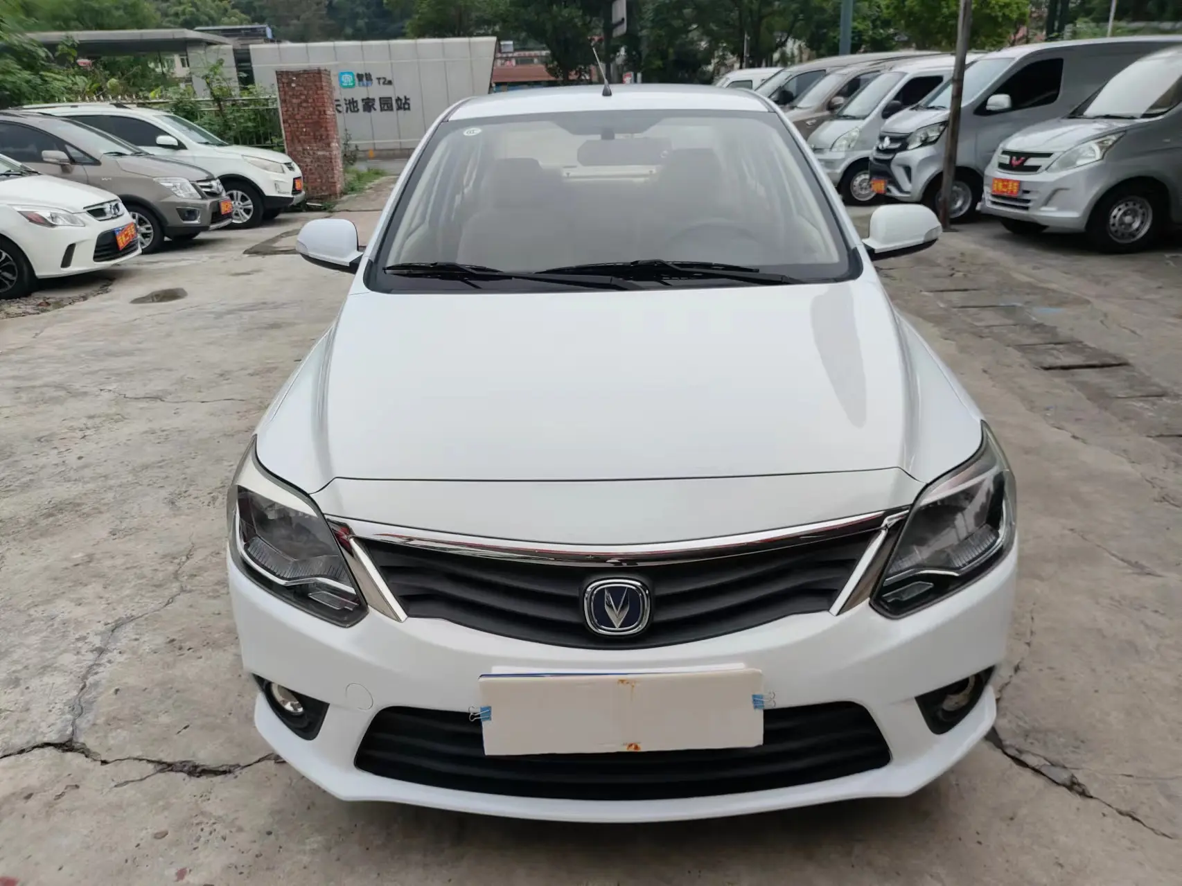 Changan Yuexiang V3  из Китая