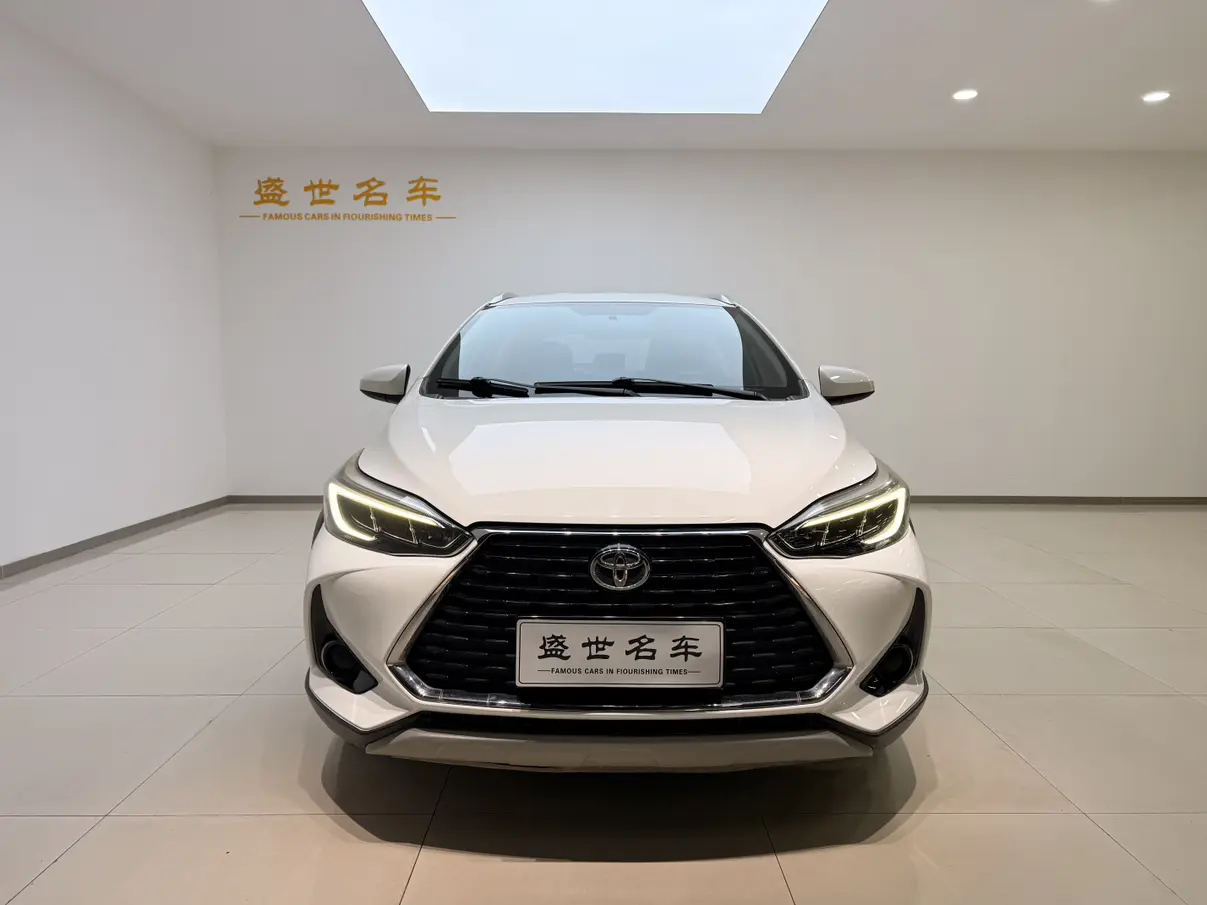 Toyota Yaris L  из Китая