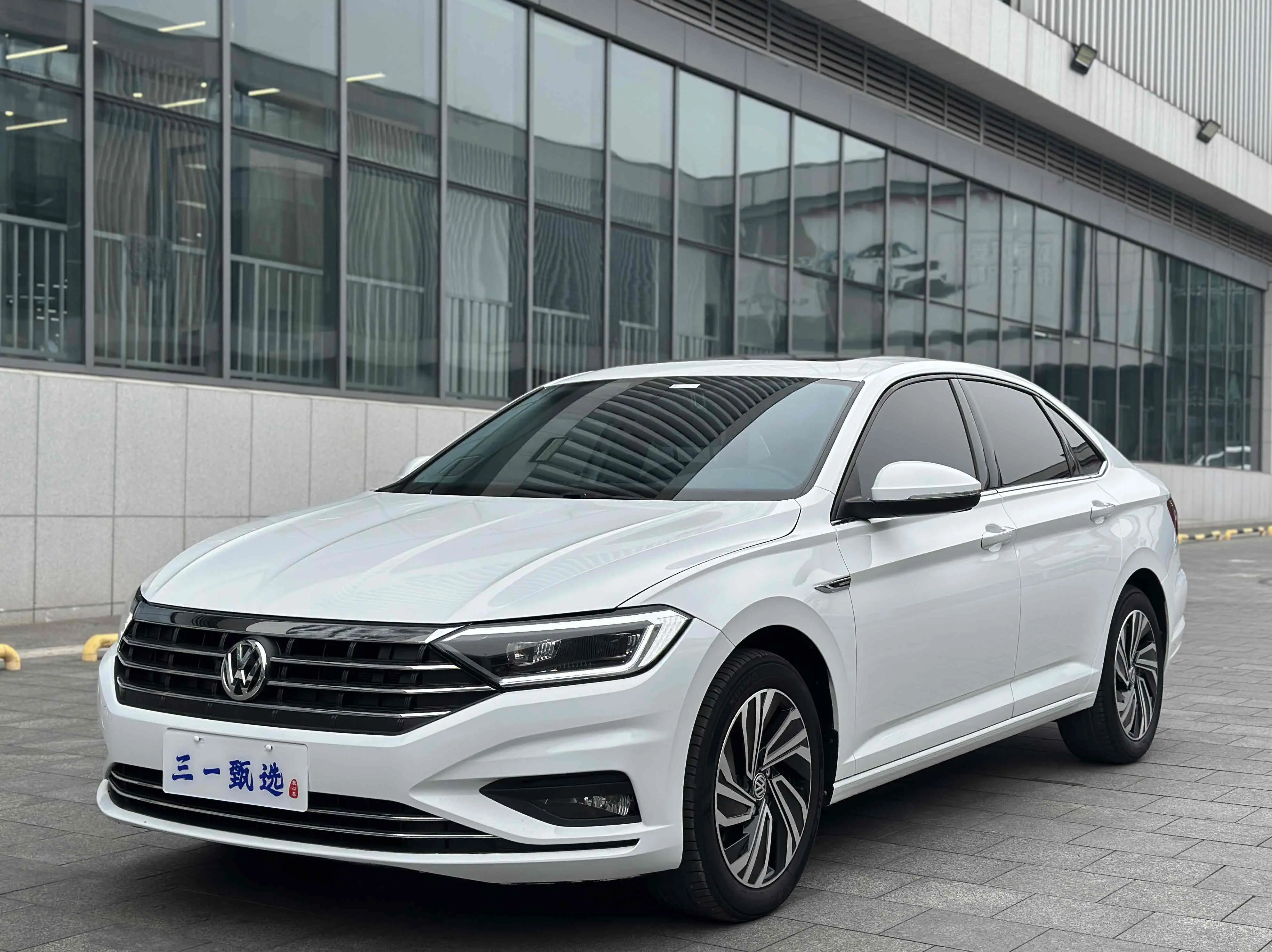 Volkswagen Sagitar  из Китая