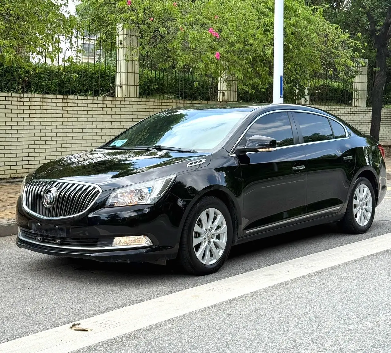 Buick LaCrosse  из Китая