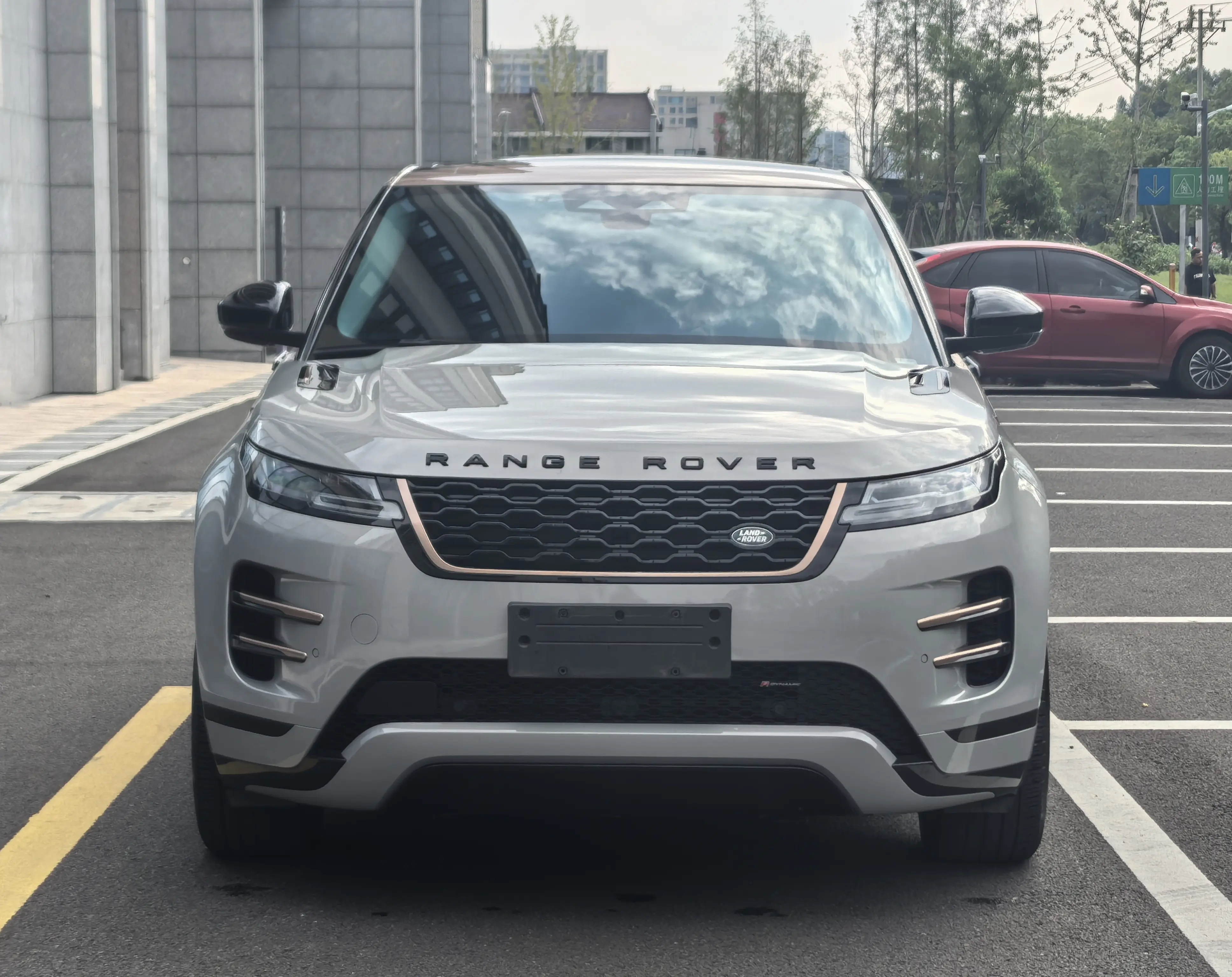 Land Rover Range Rover Evoque  из Китая