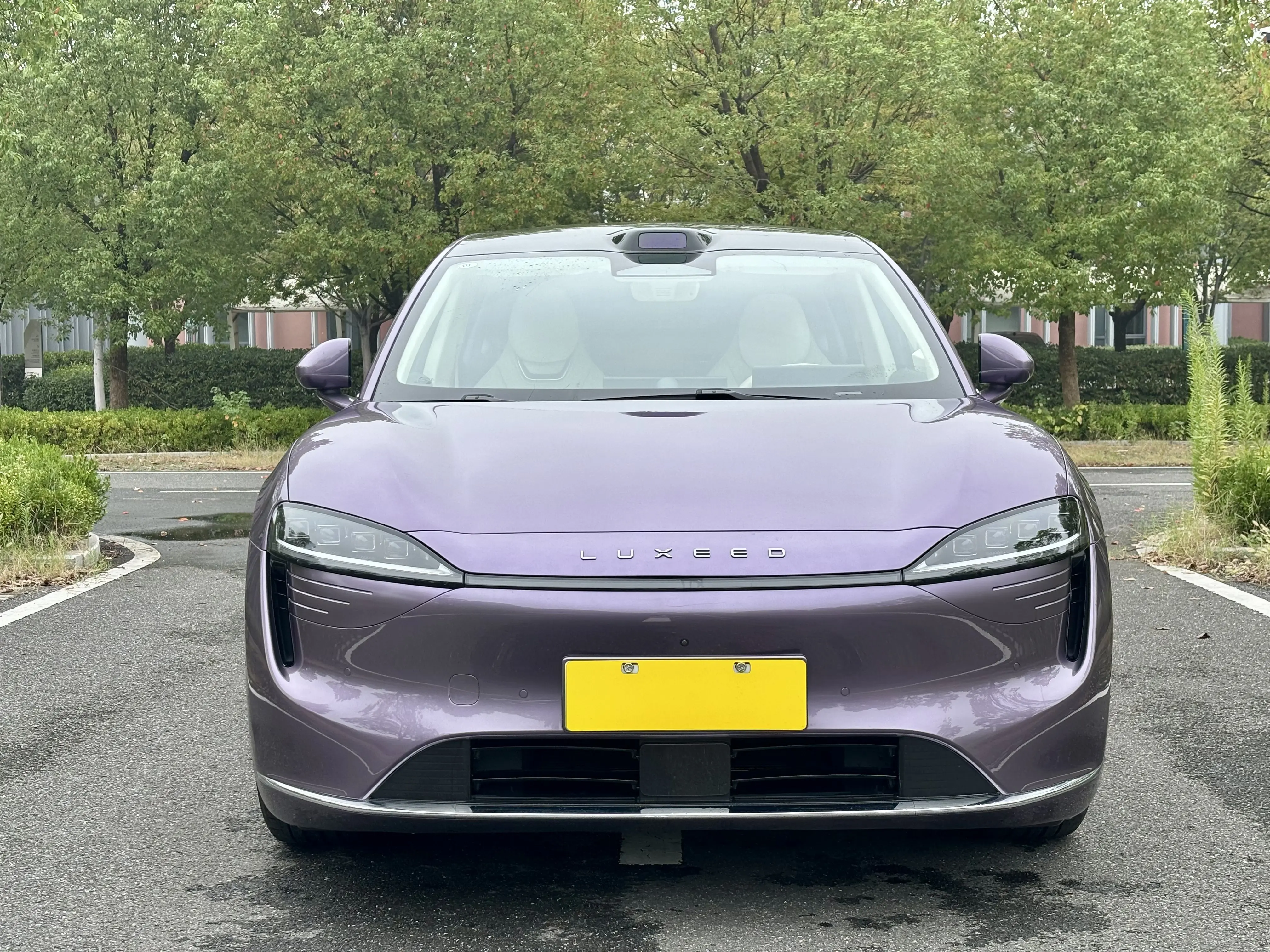 Luxeed Zhijie R7  из Китая