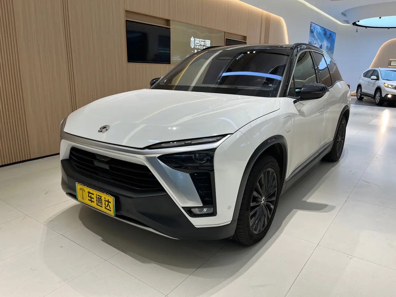 NIO ES8  из Китая
