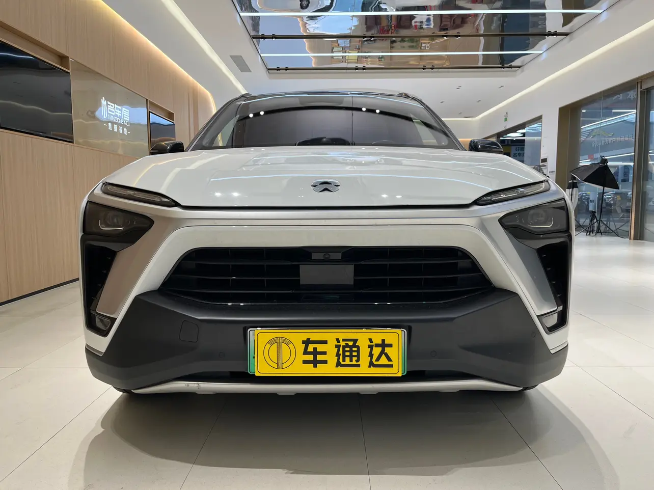NIO ES8  из Китая