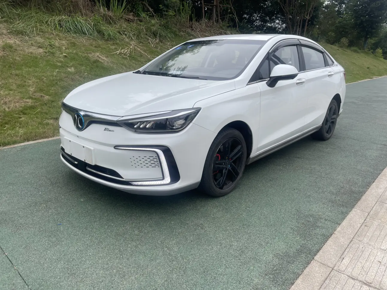 BAIC Beijing EU5  из Китая