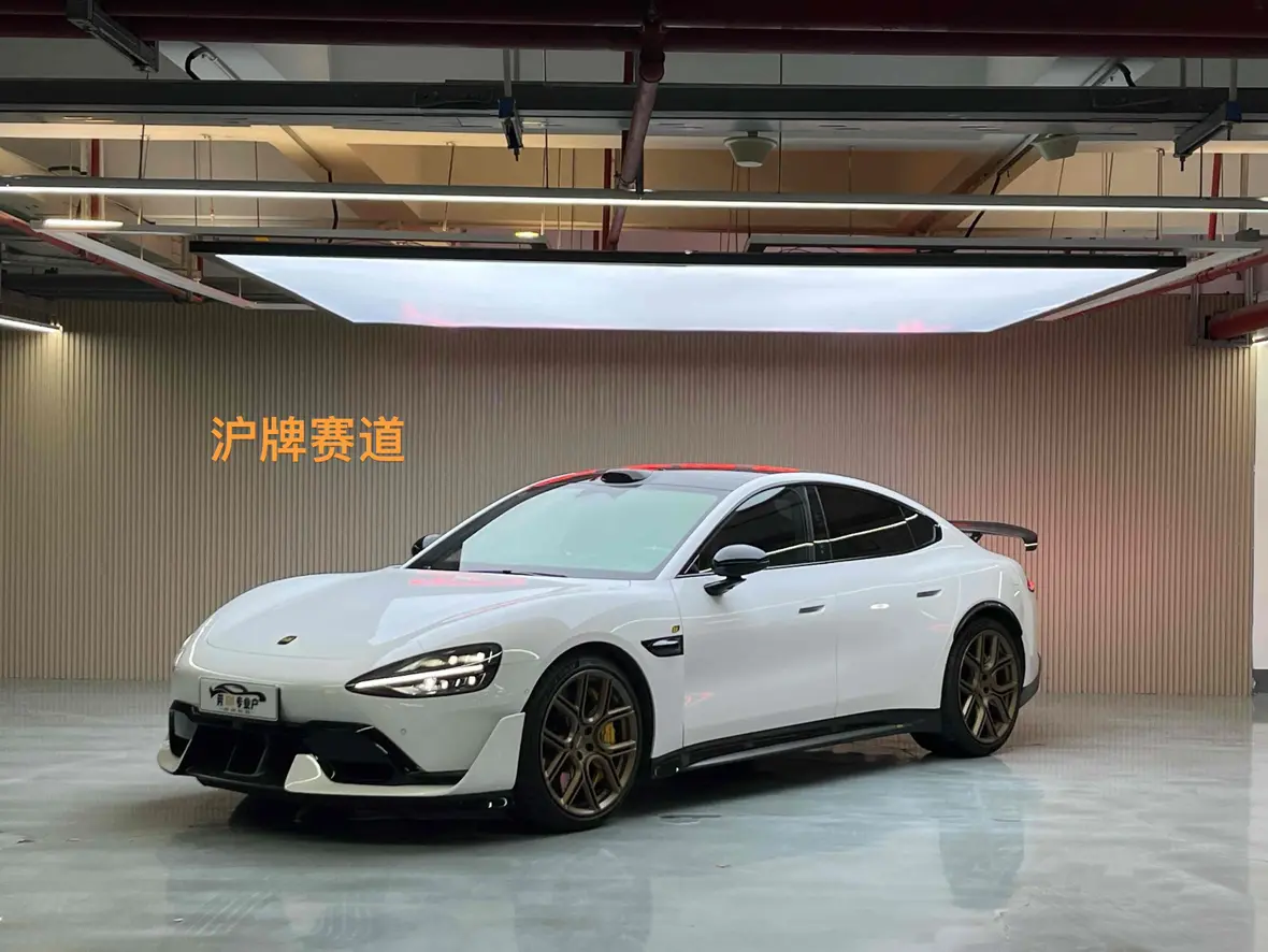 Xiaomi car Xiaomi SU7 Ultra  из Китая