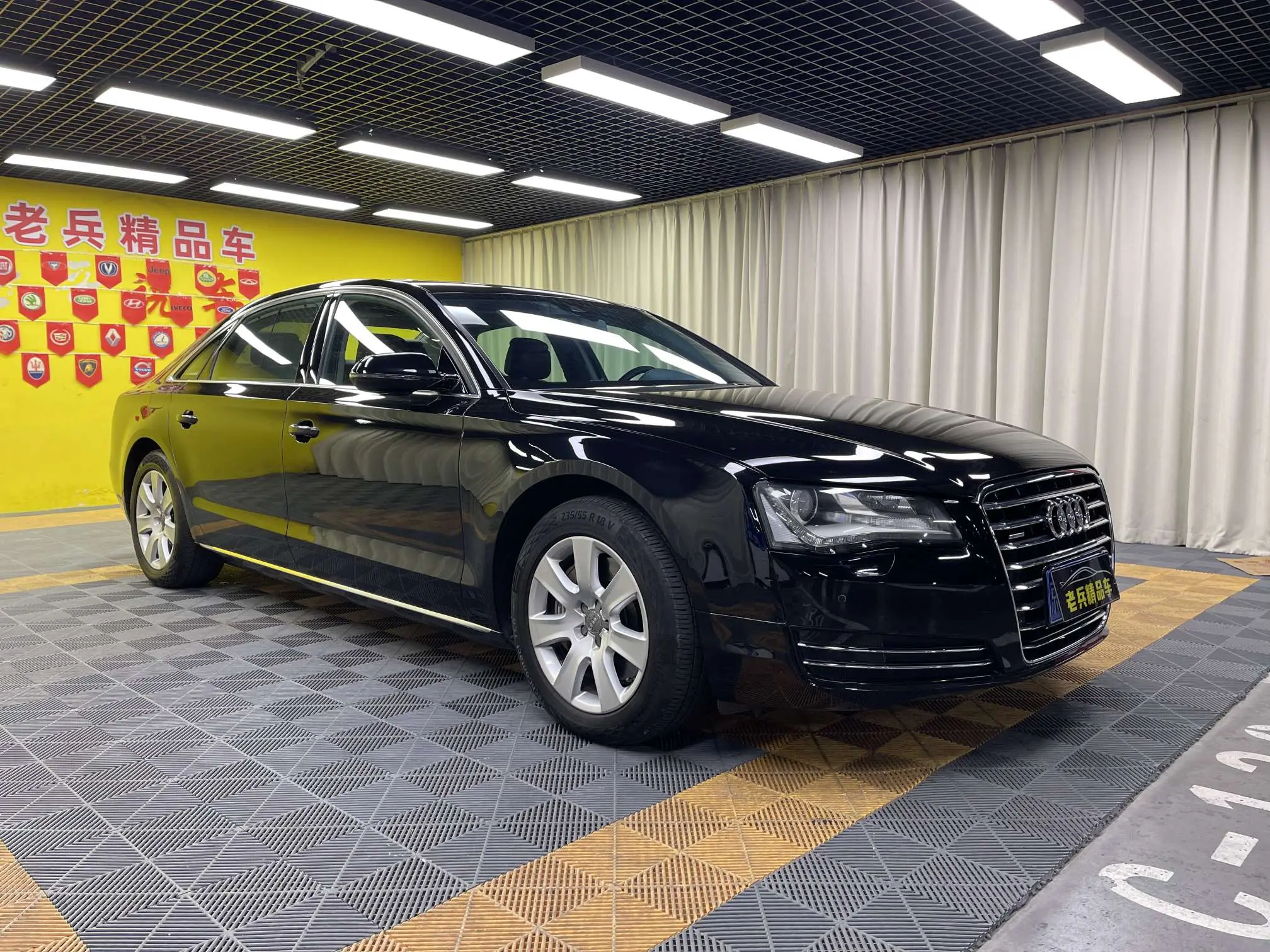 Audi A8  из Китая