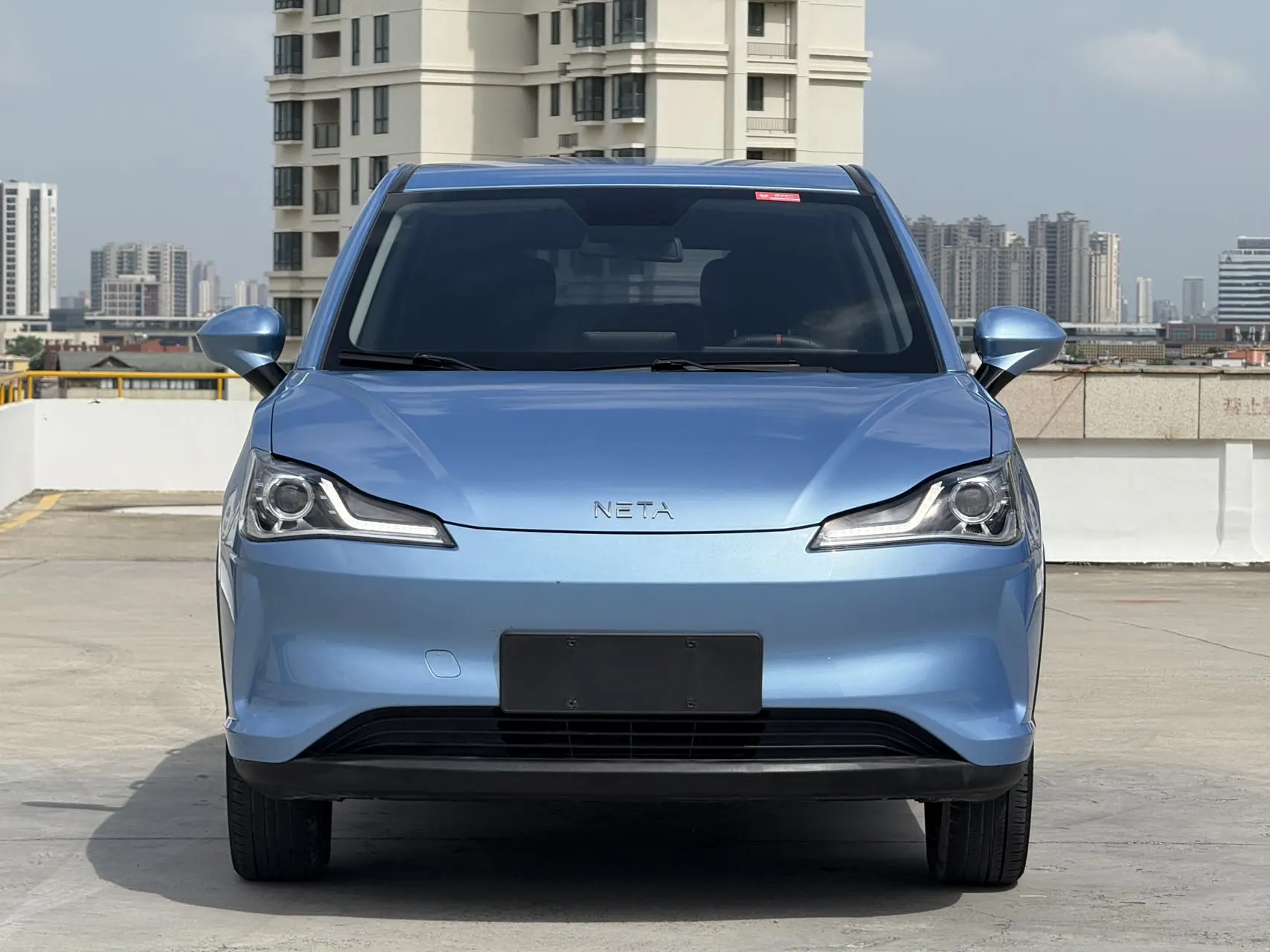 NETA Nezha V  из Китая