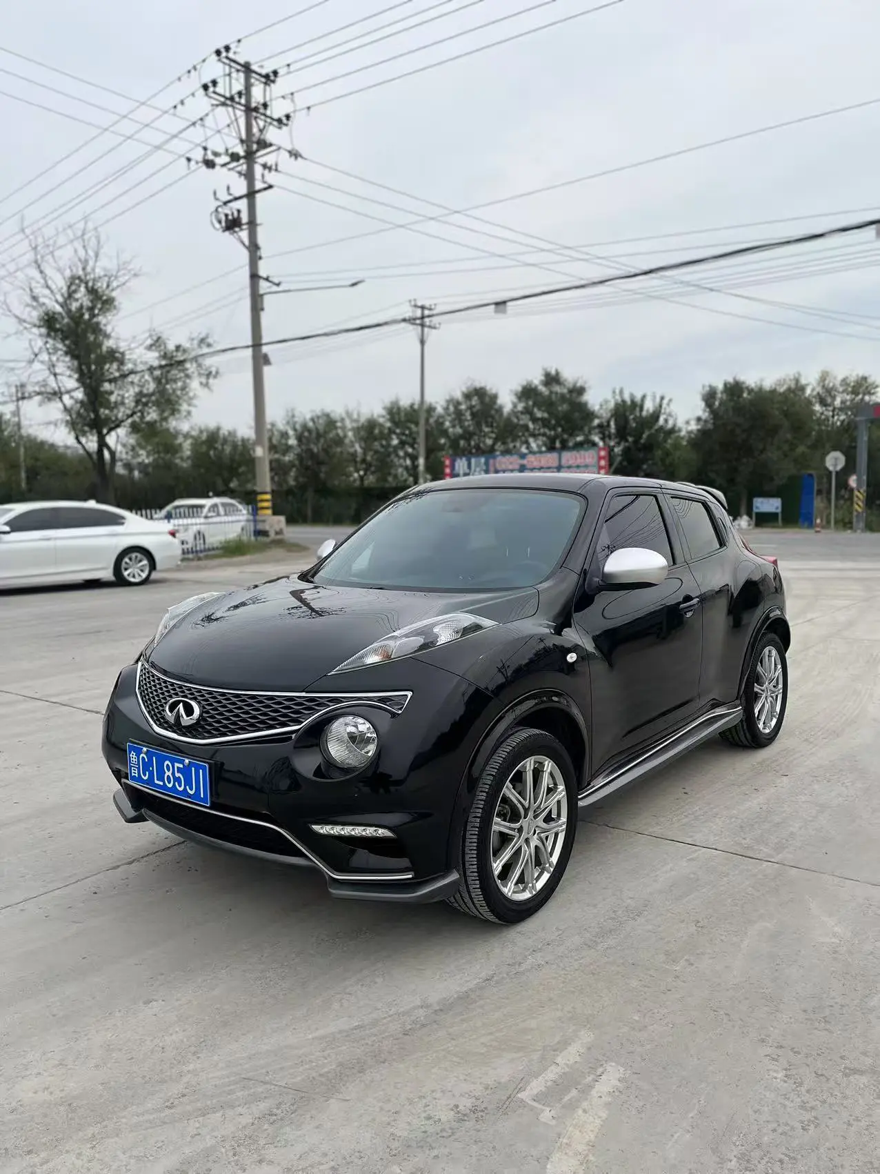 Infiniti ESQ  из Китая