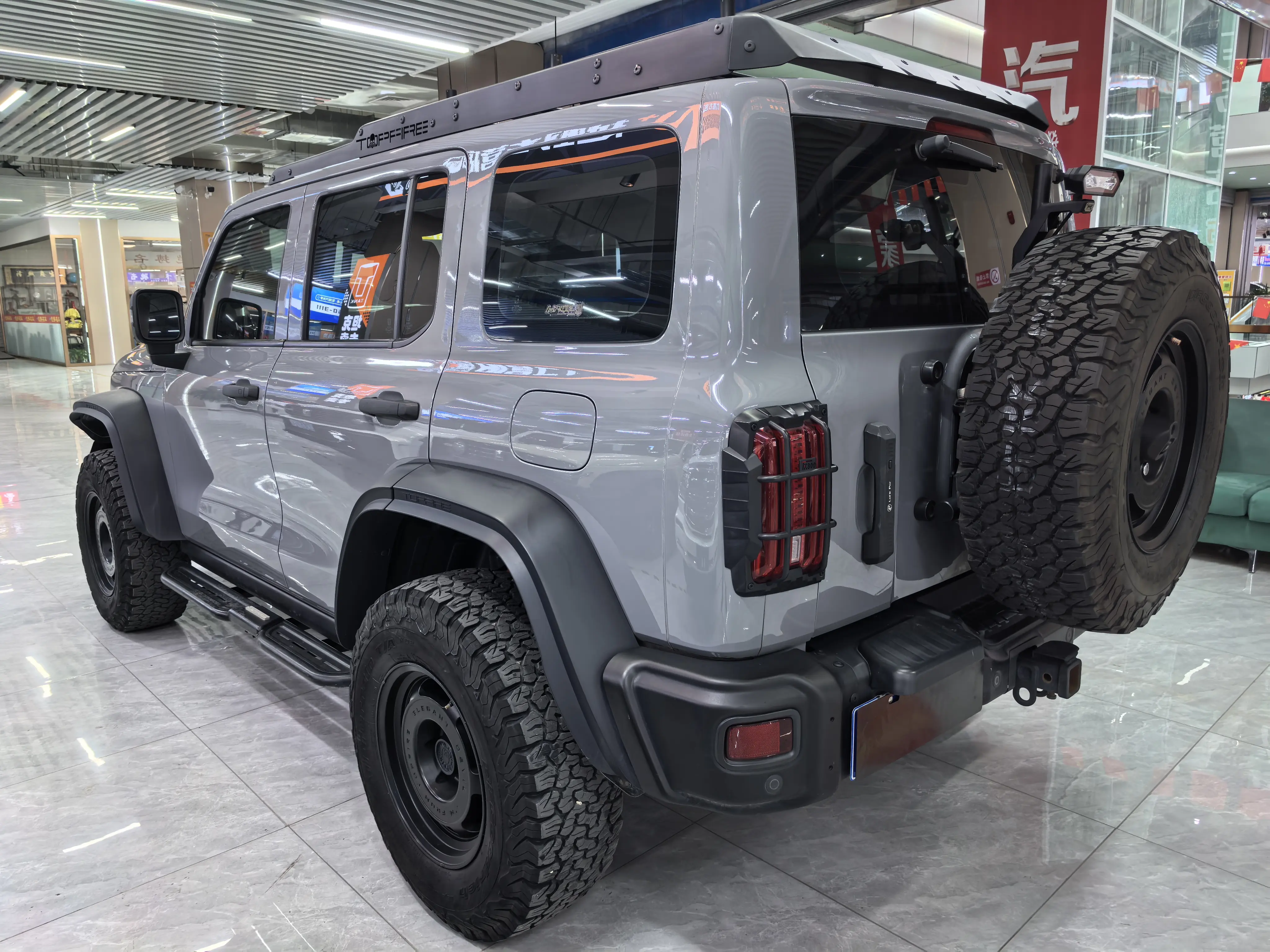 Tank 300  из Китая