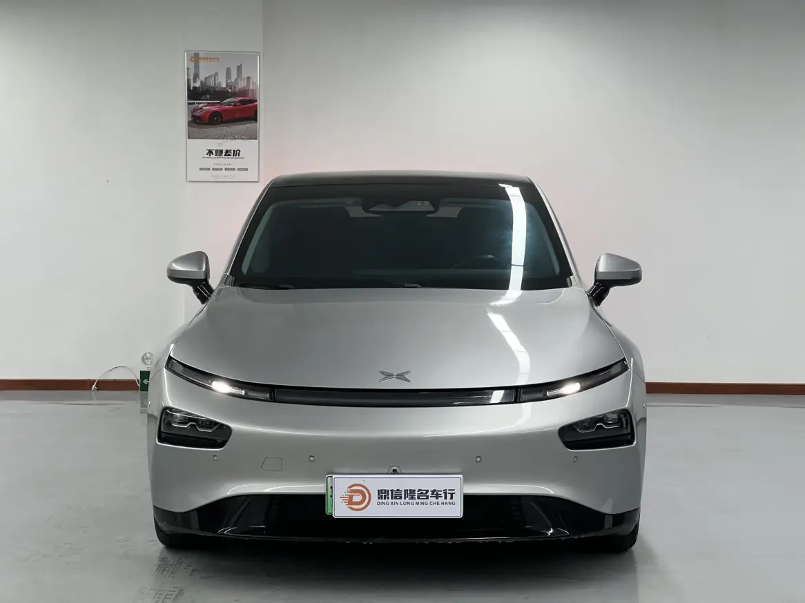 Xpeng P7  из Китая