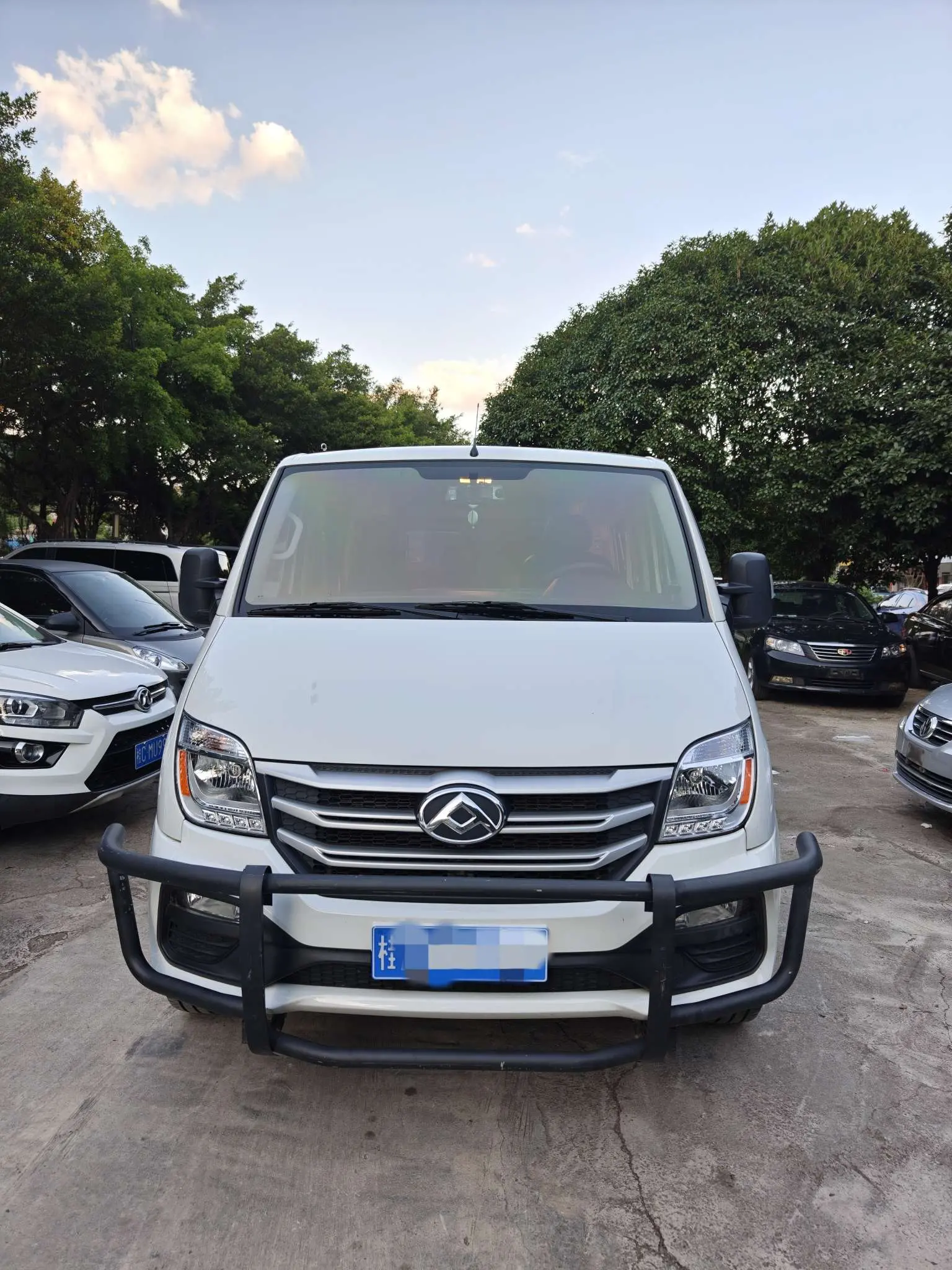 Maxus Xintu V80  из Китая