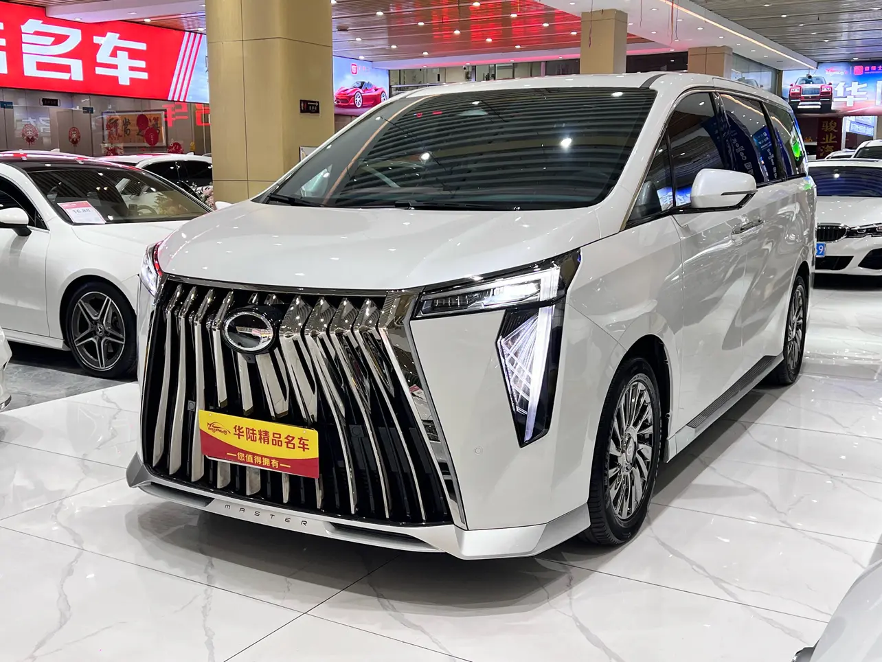 GAC Trumpchi M8  из Китая