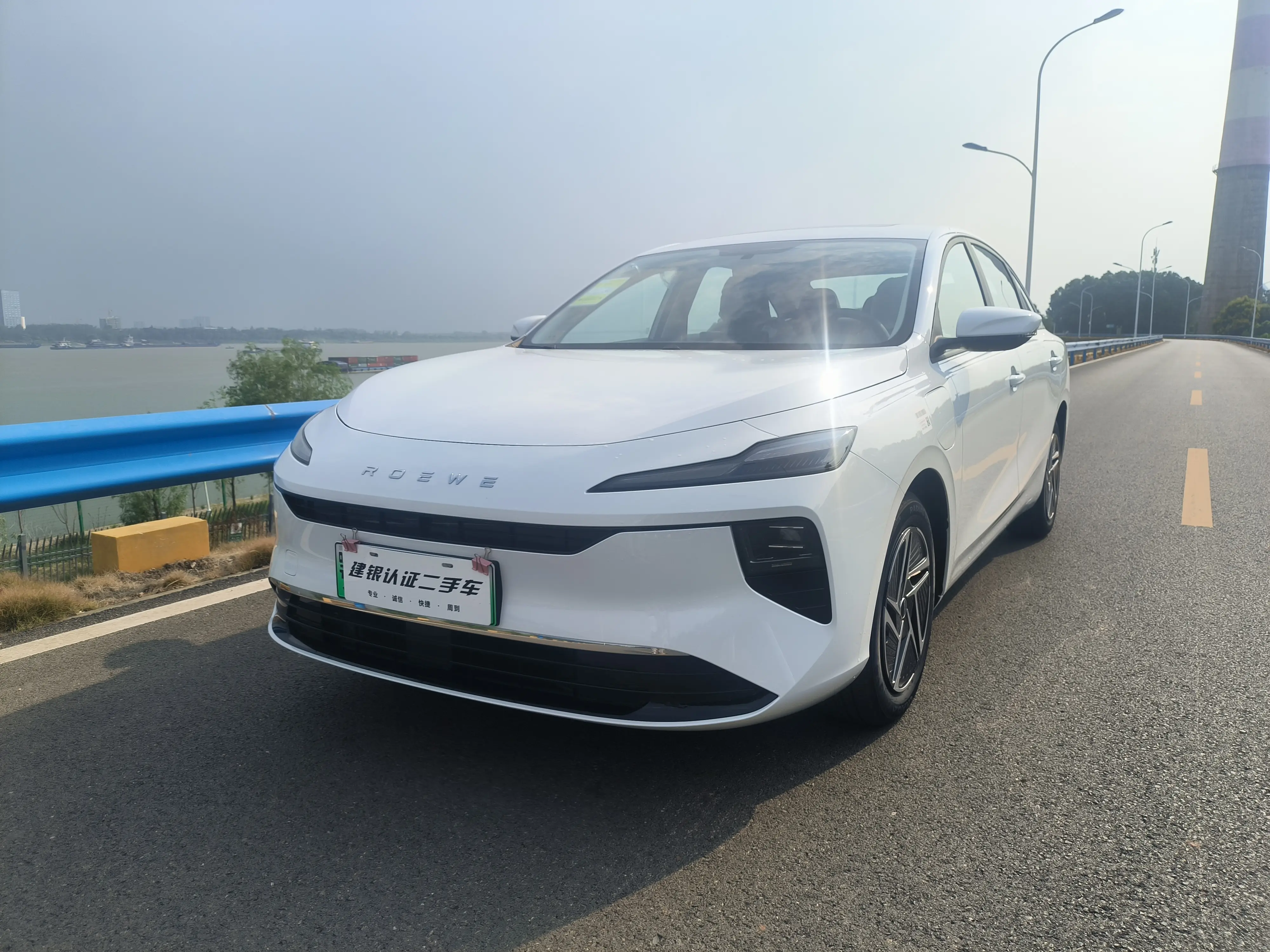 Roewe D6  из Китая