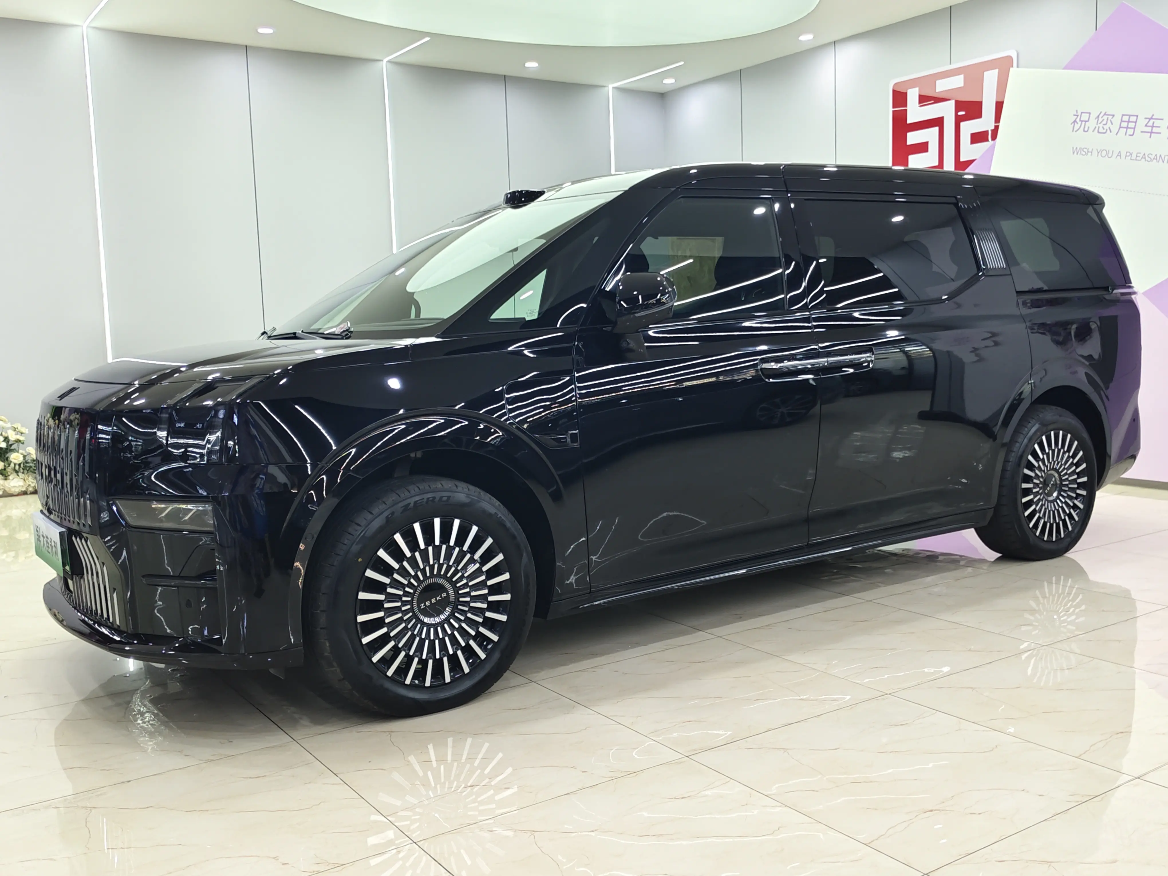 ZEEKR 009  из Китая