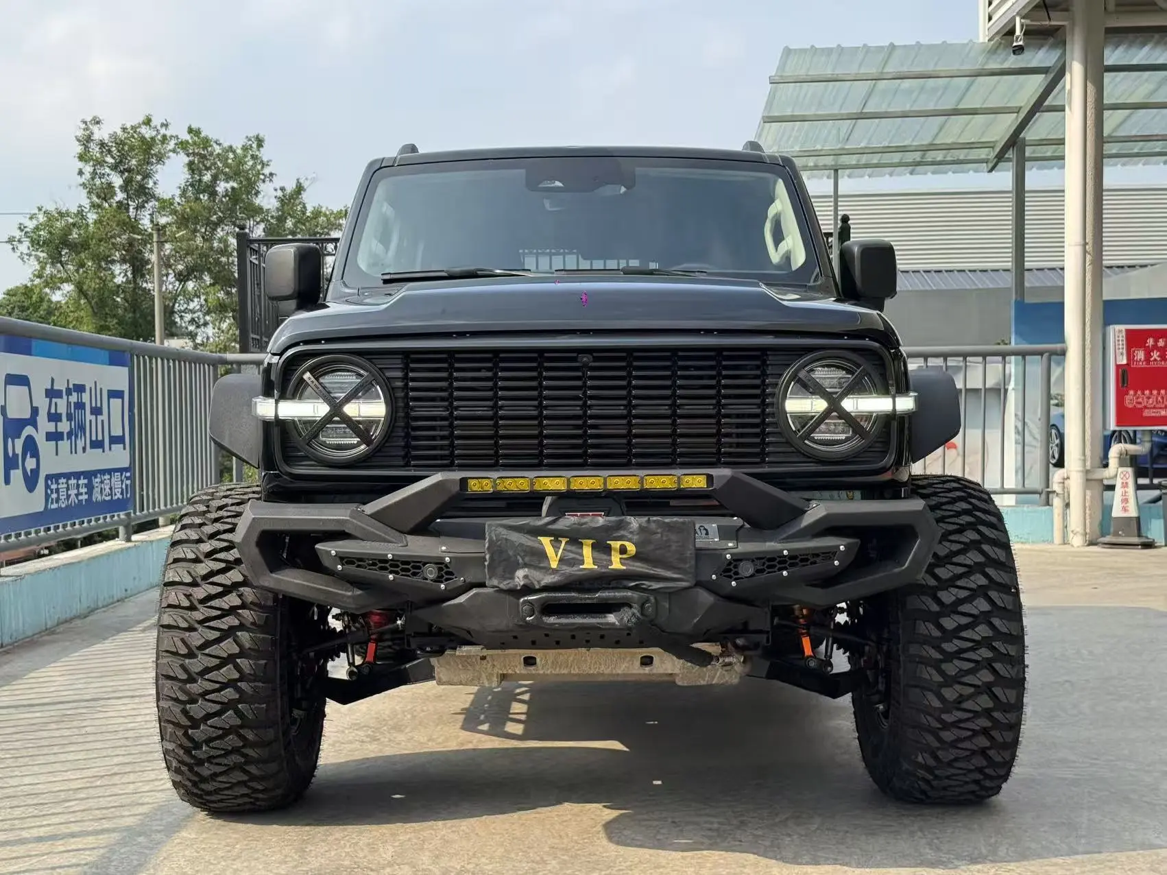 Tank 300  из Китая