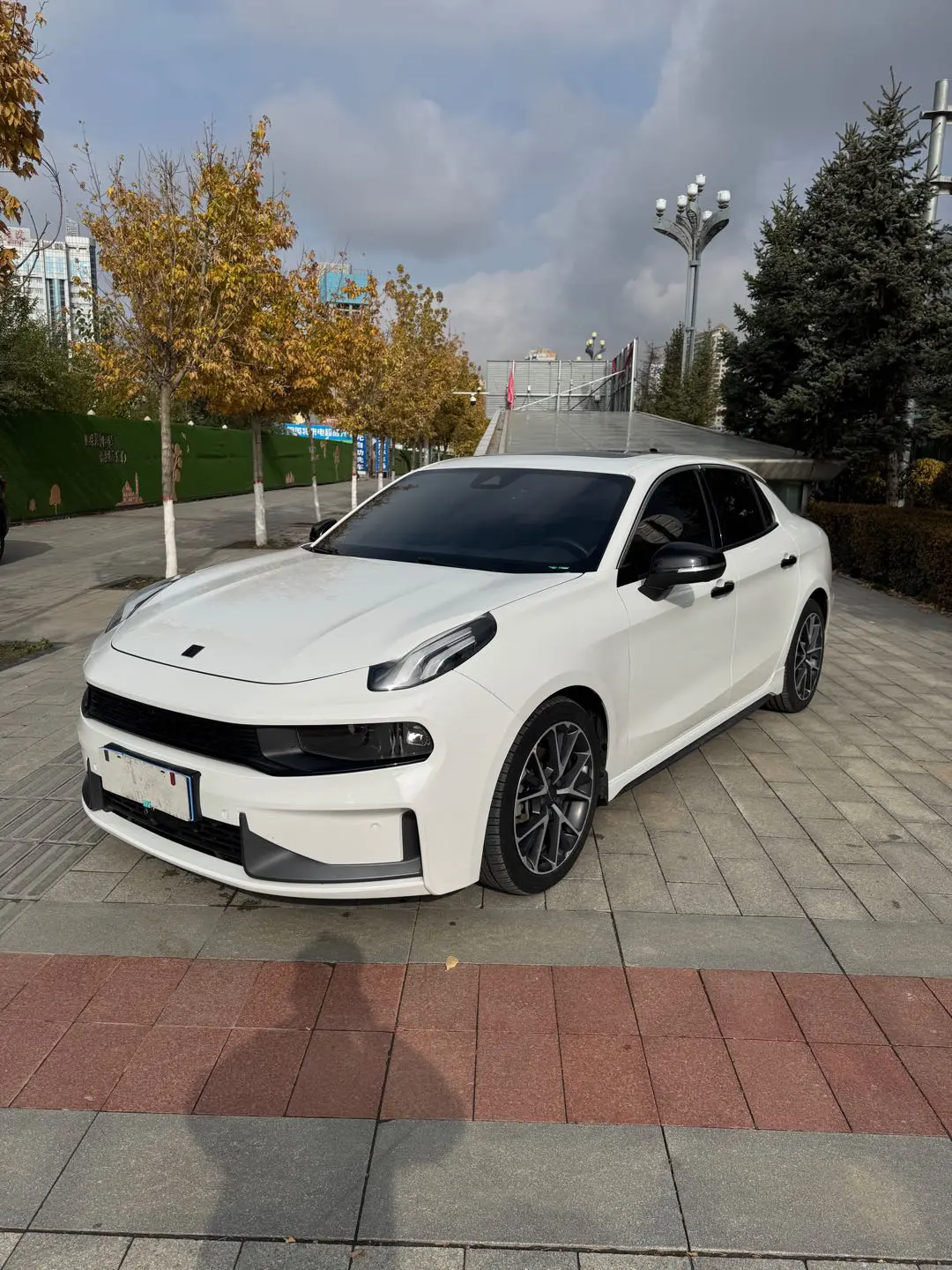 Lynk & Co 03