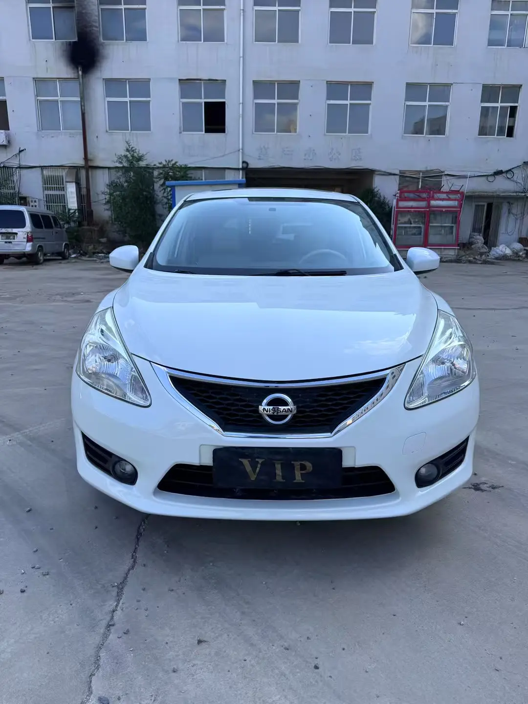 Nissan Tiida  из Китая