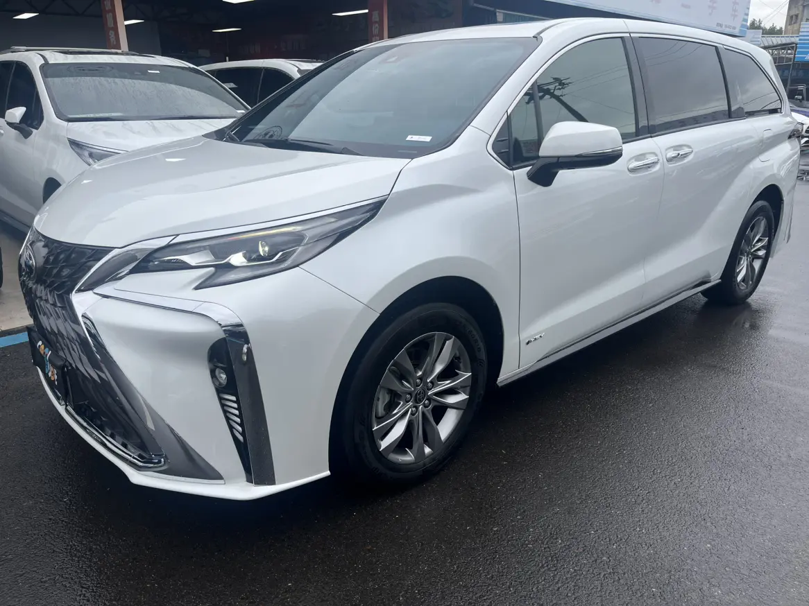 Toyota Sienna  из Китая