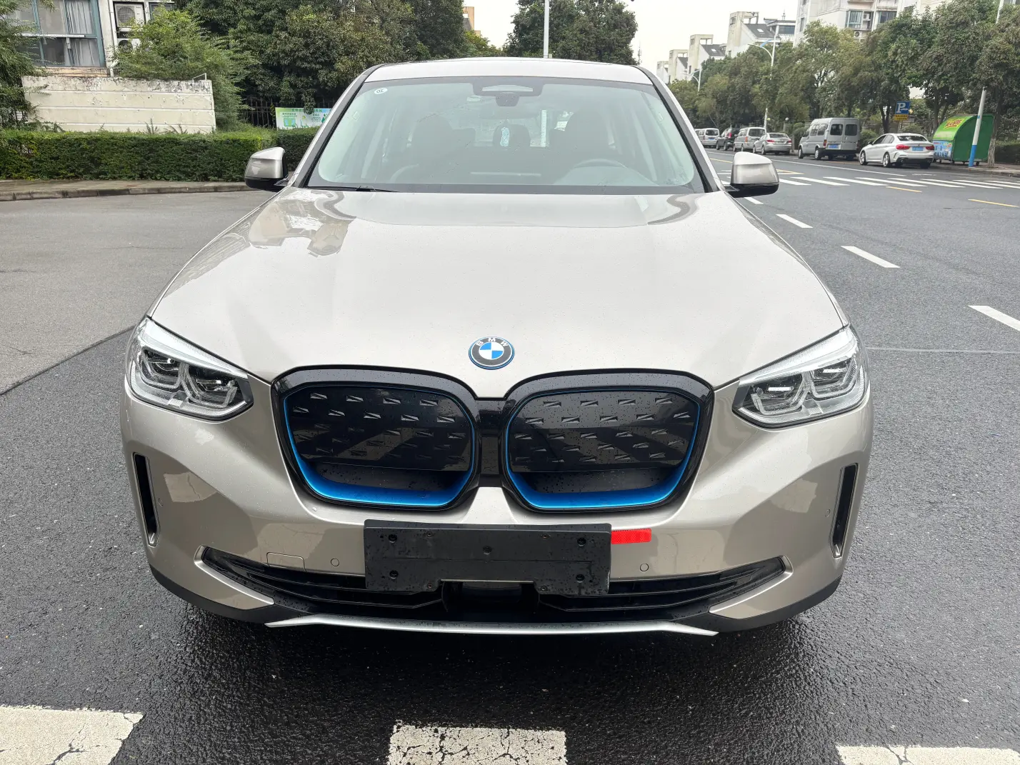 BMW iX3  из Китая