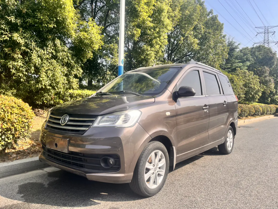 Dongfeng Fengon 330  из Китая