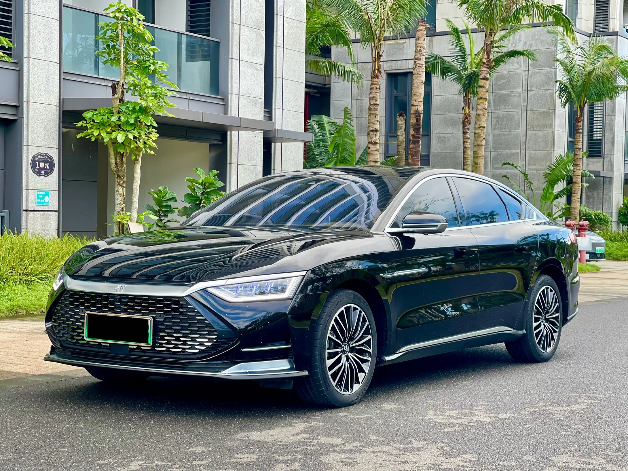 BYD HAN DM  из Китая