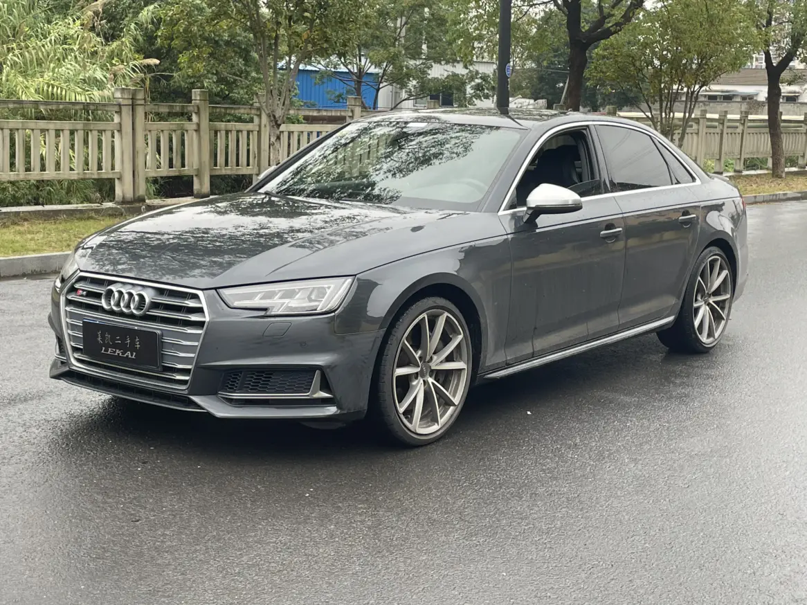 Audi S4  из Китая