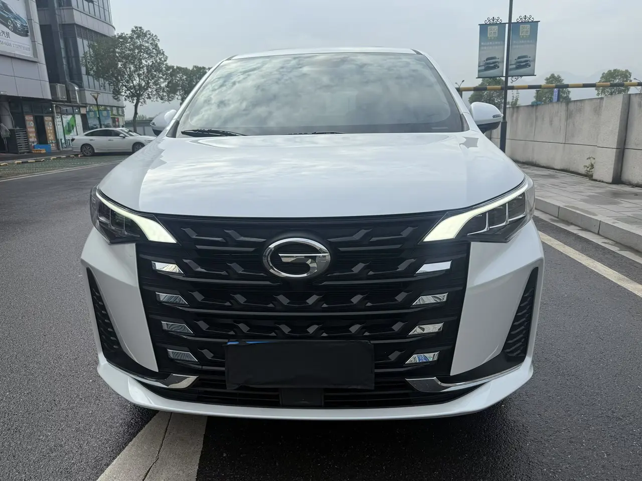 GAC Trumpchi M6  из Китая