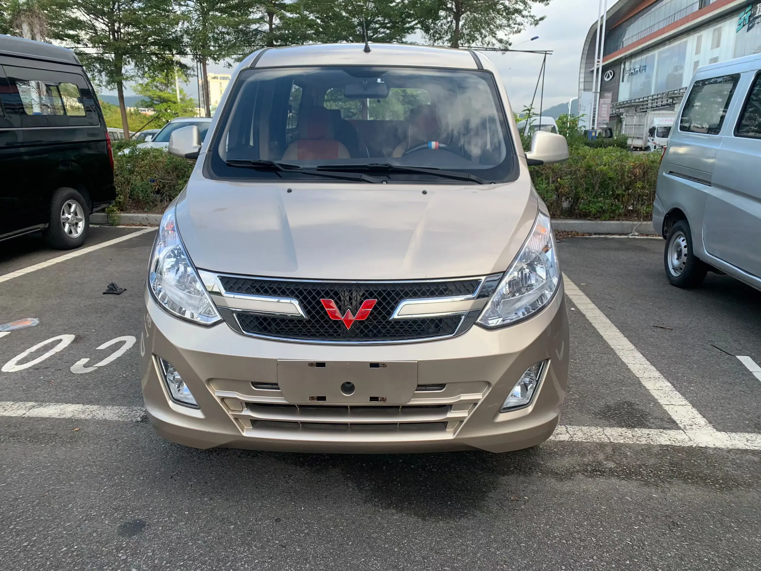 Wuling Rongguang V  из Китая