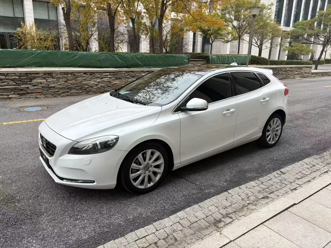 Volvo V40  из Китая