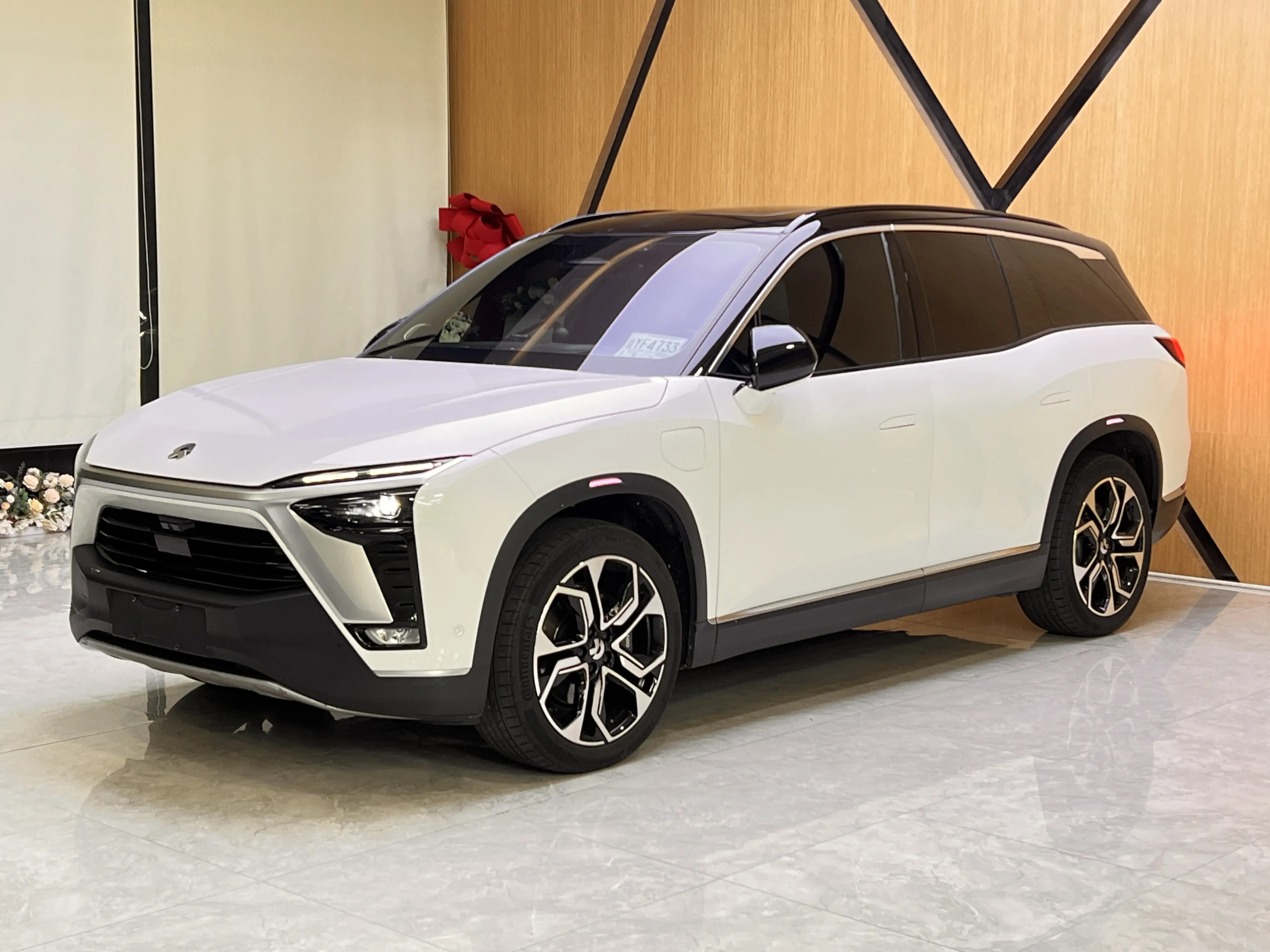 NIO ES8  из Китая