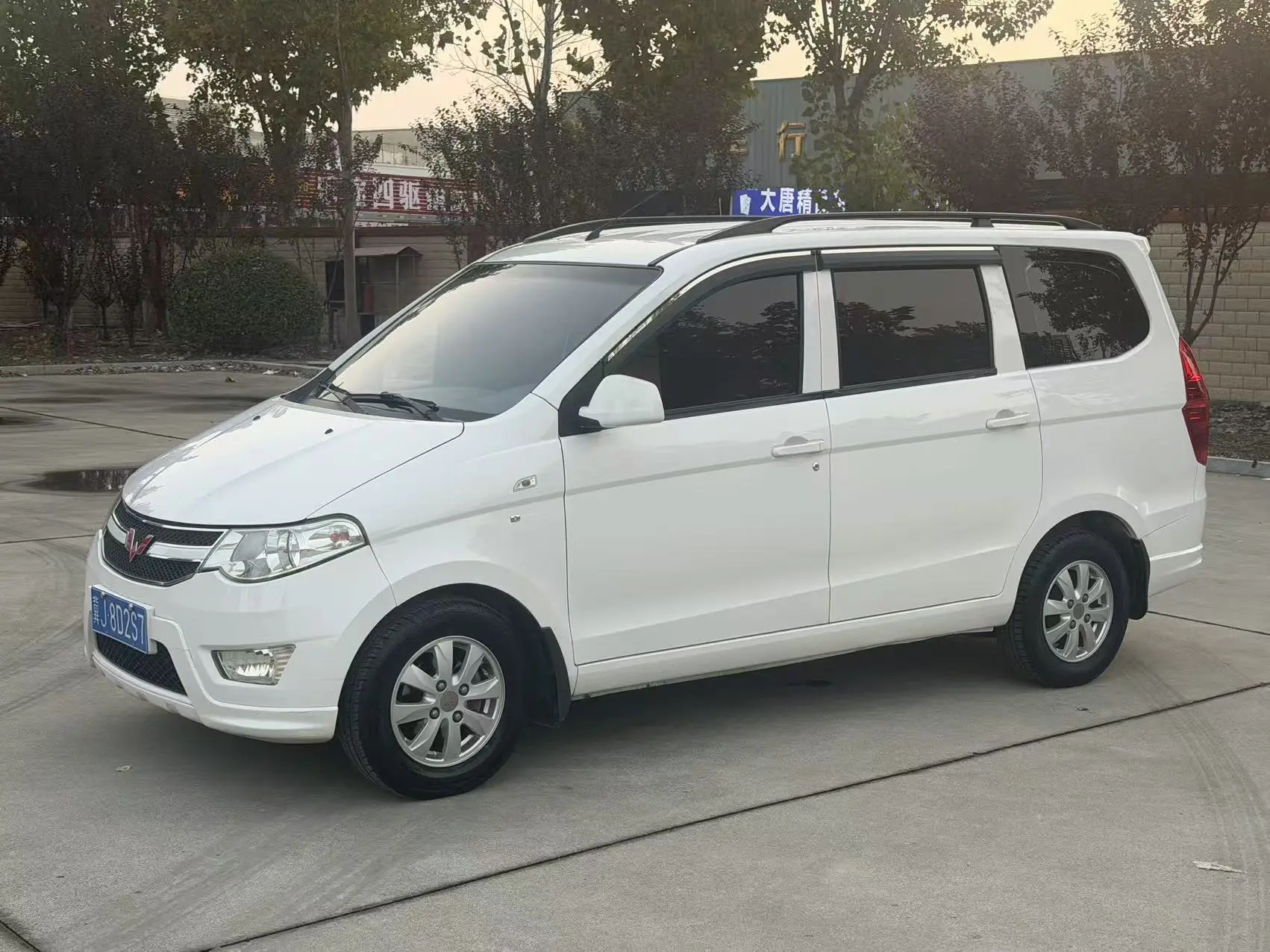 Wuling Hongguang  из Китая
