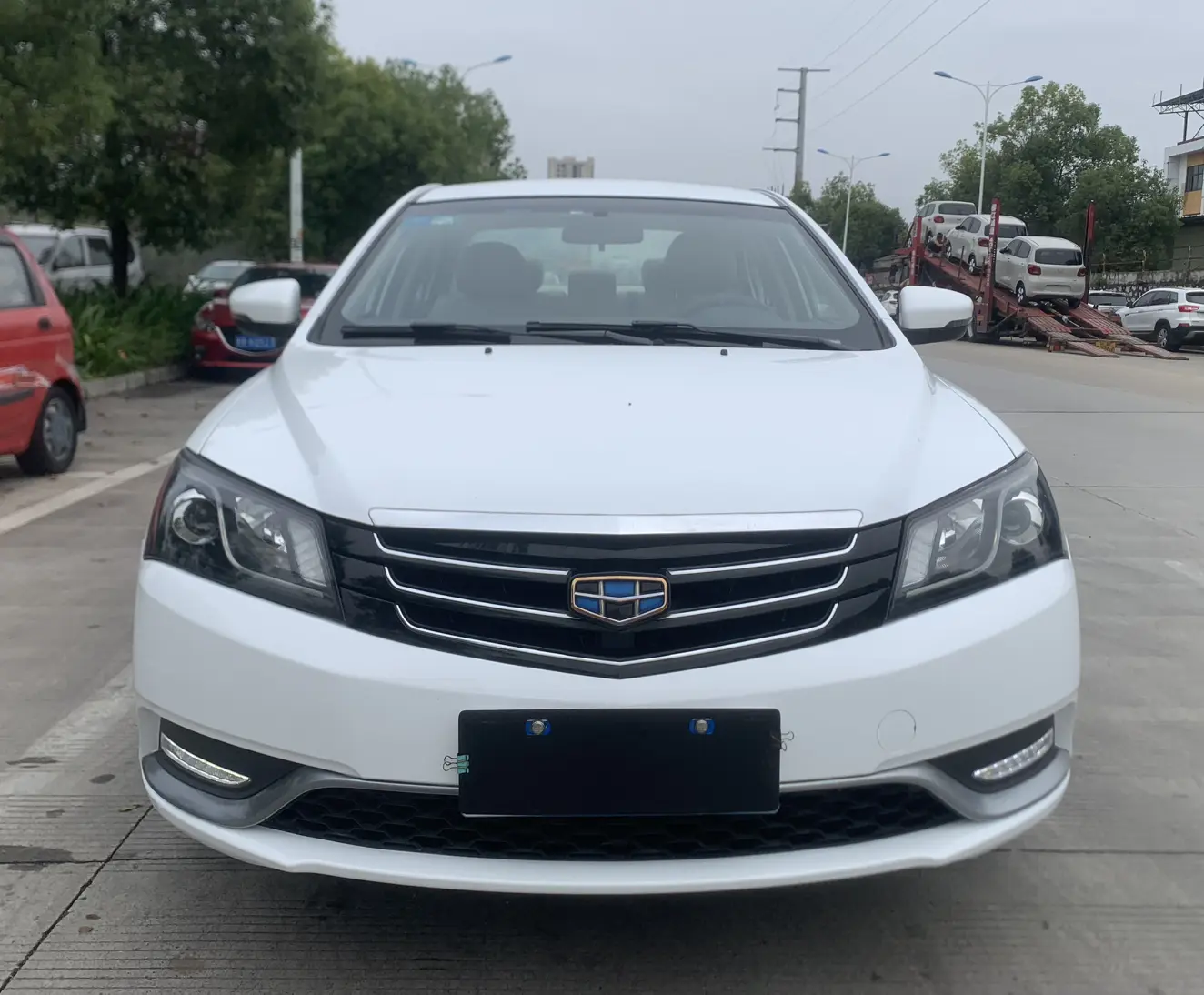 Geely Emgrand  из Китая