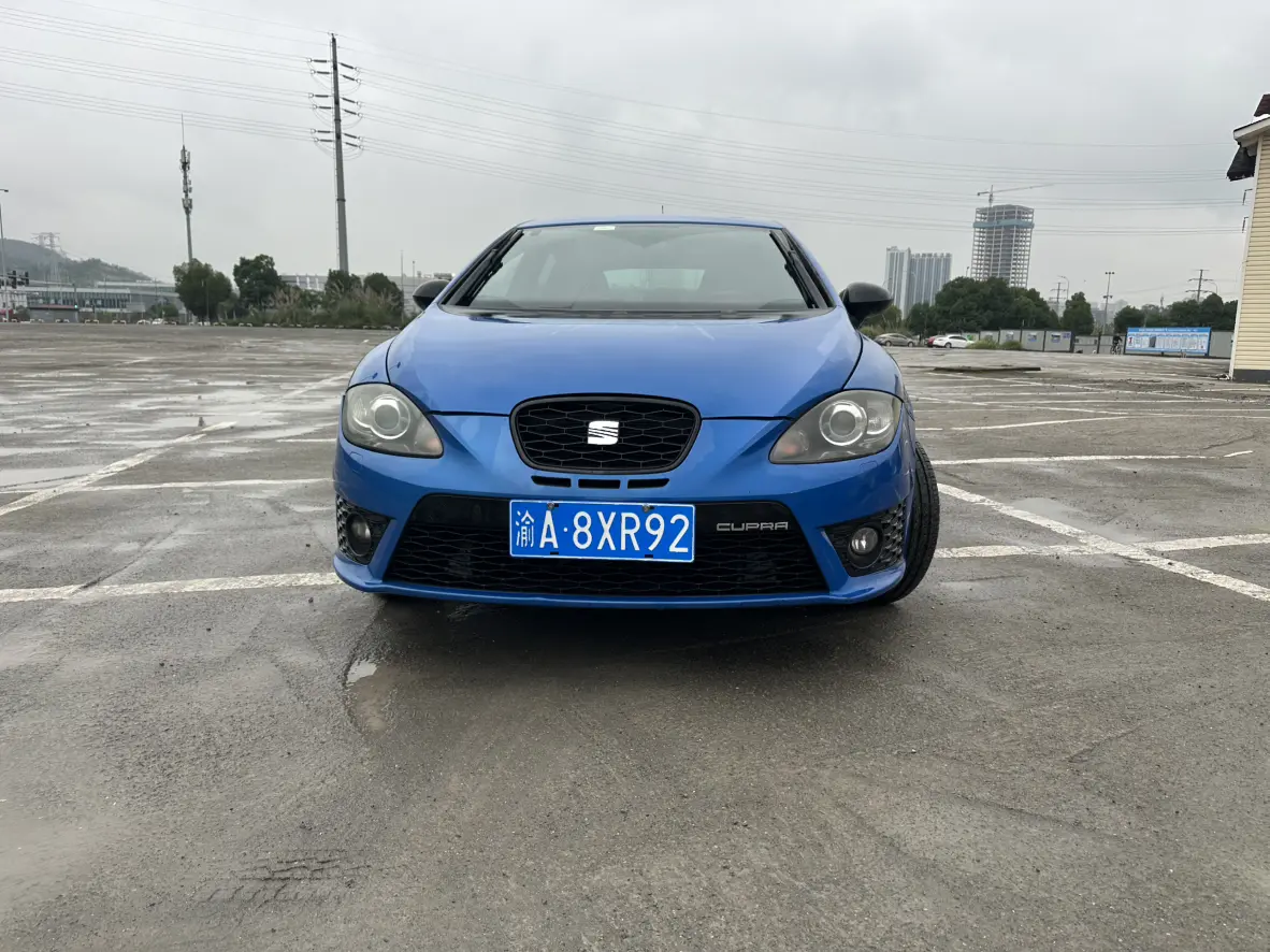 SEAT LEON  из Китая