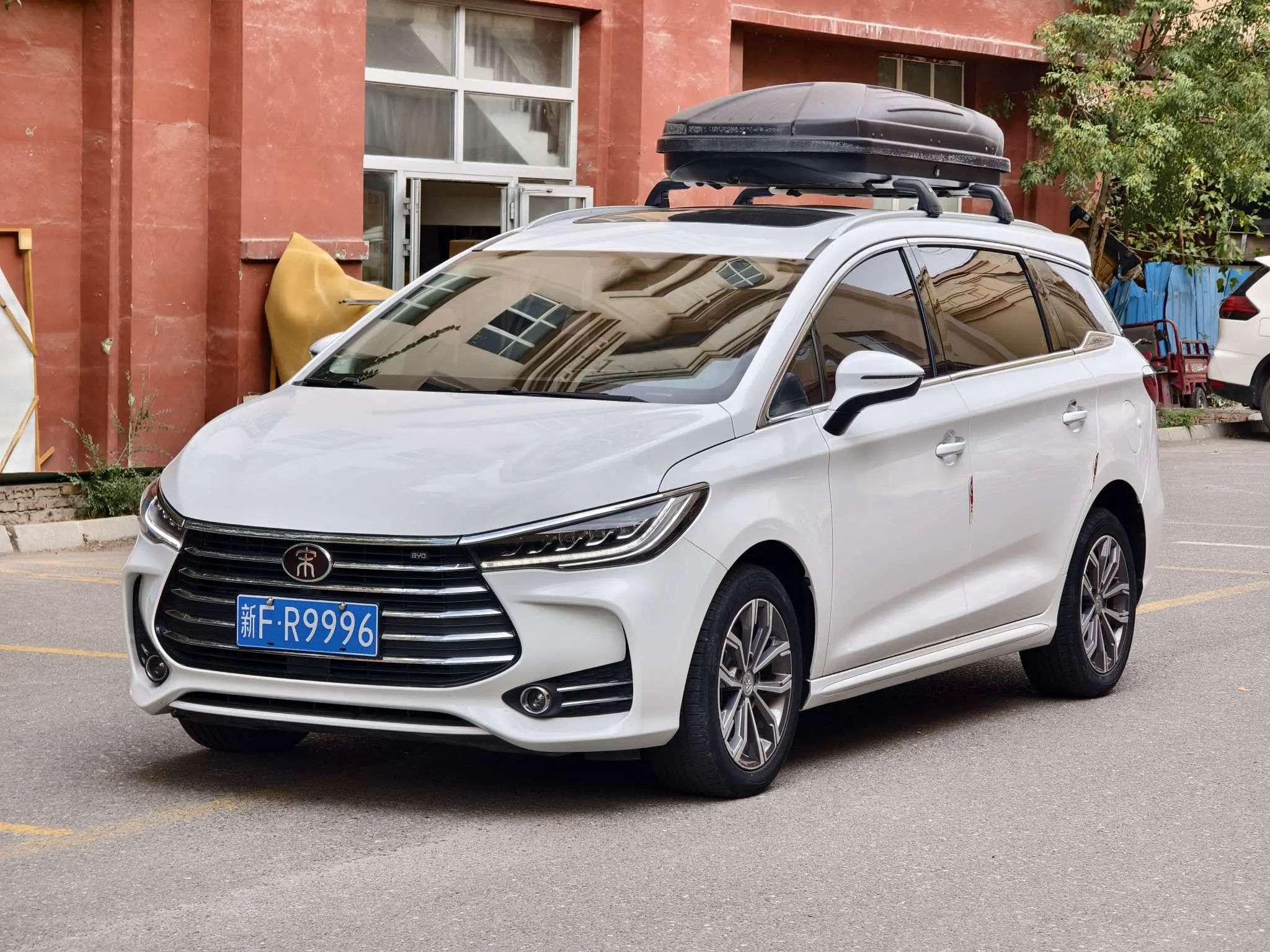 BYD Song MAX  из Китая