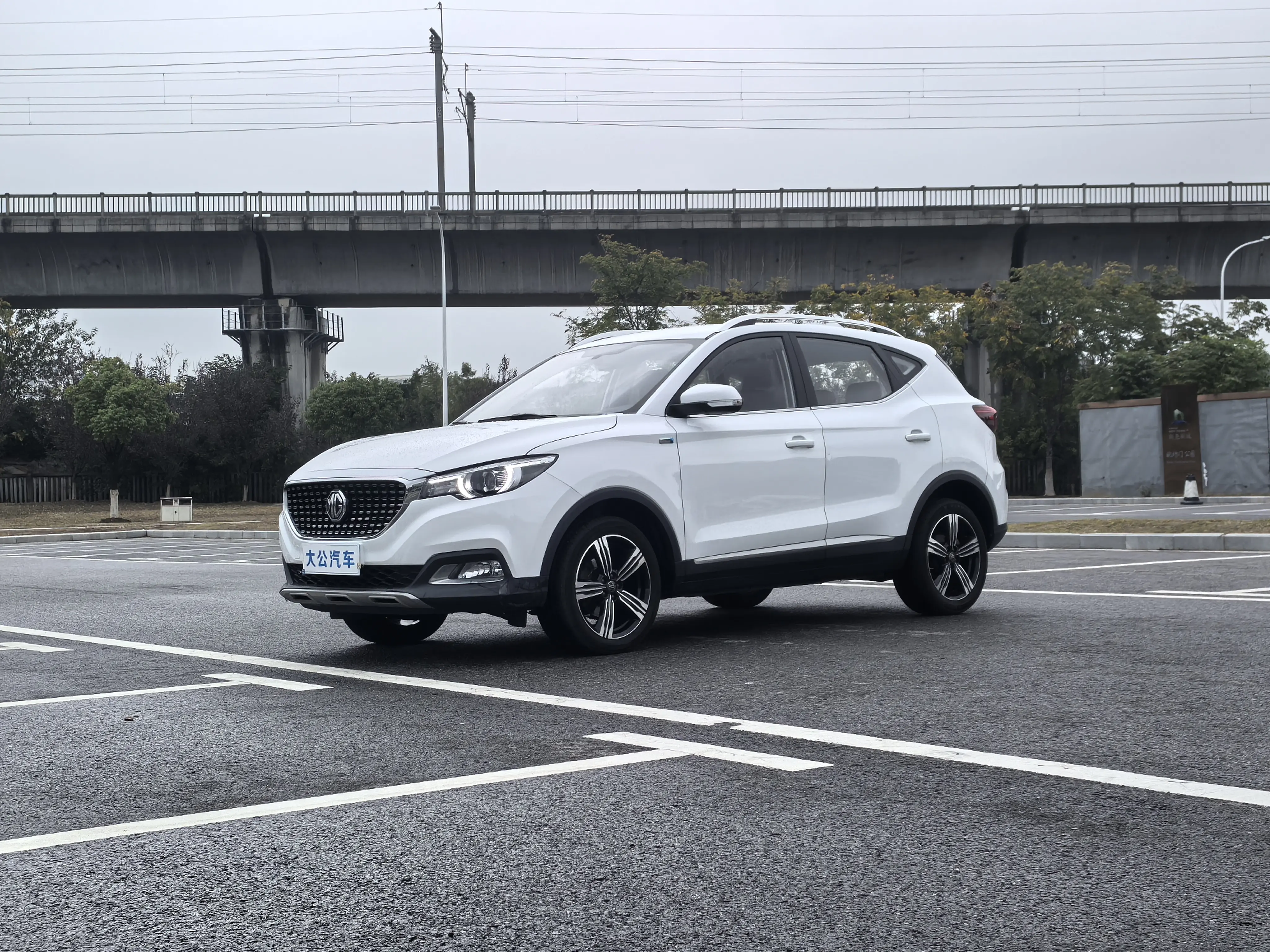 MG ZS  из Китая