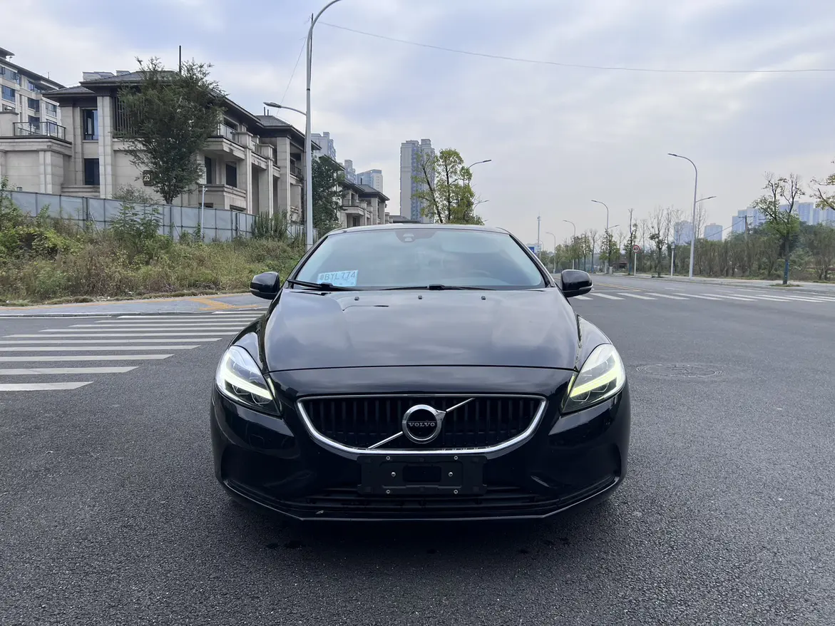 Volvo V40  из Китая