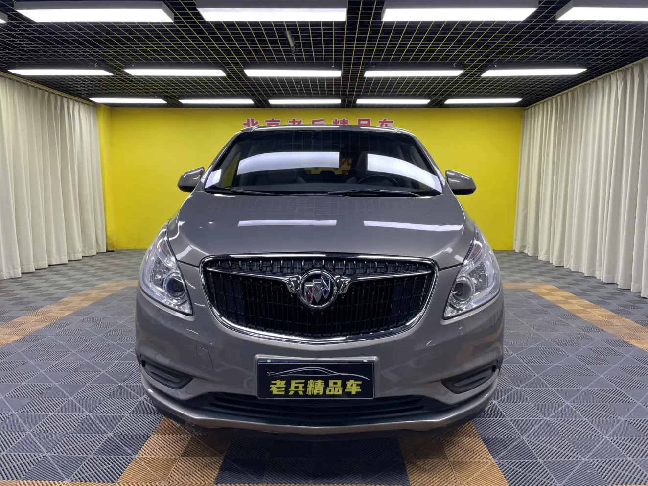 Buick GL8  из Китая