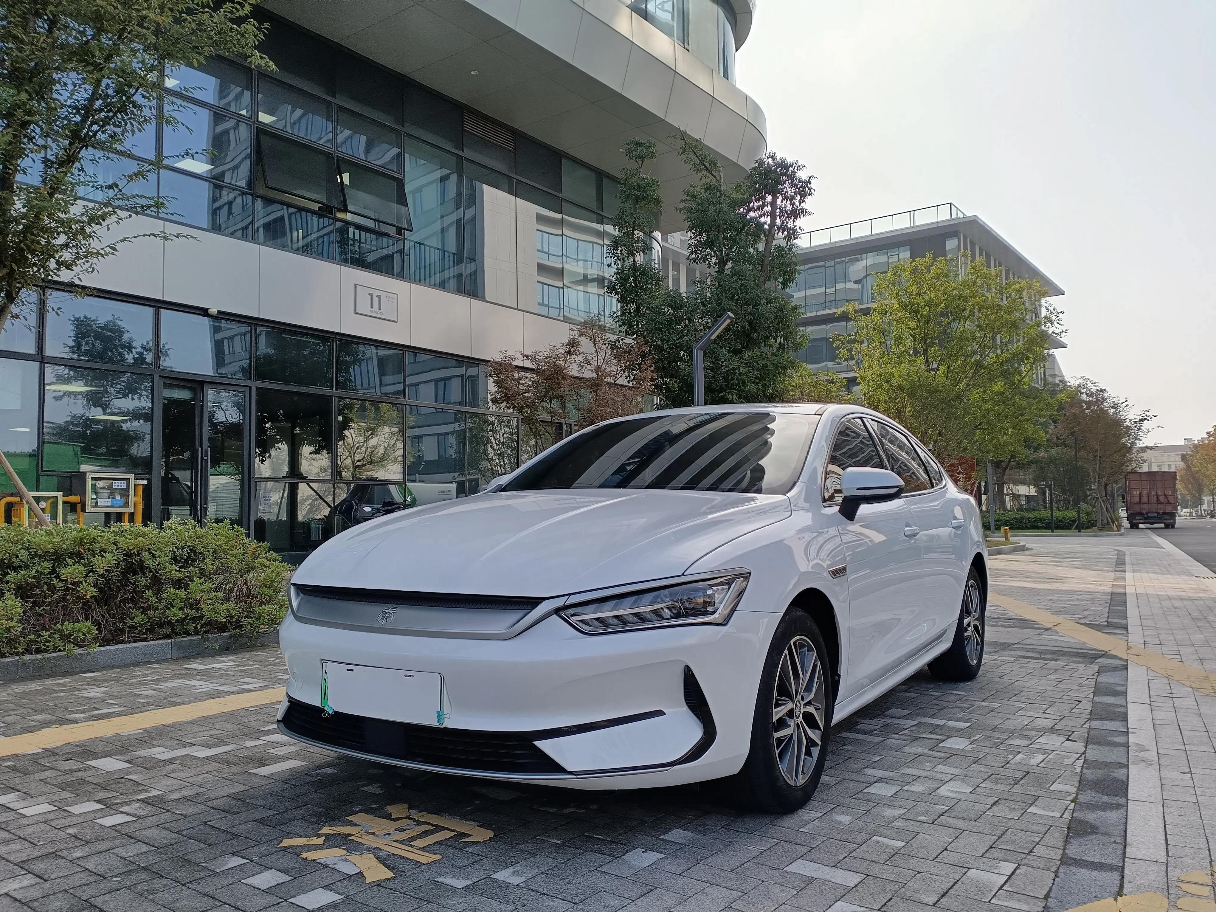 BYD Qin PLUS EV  из Китая