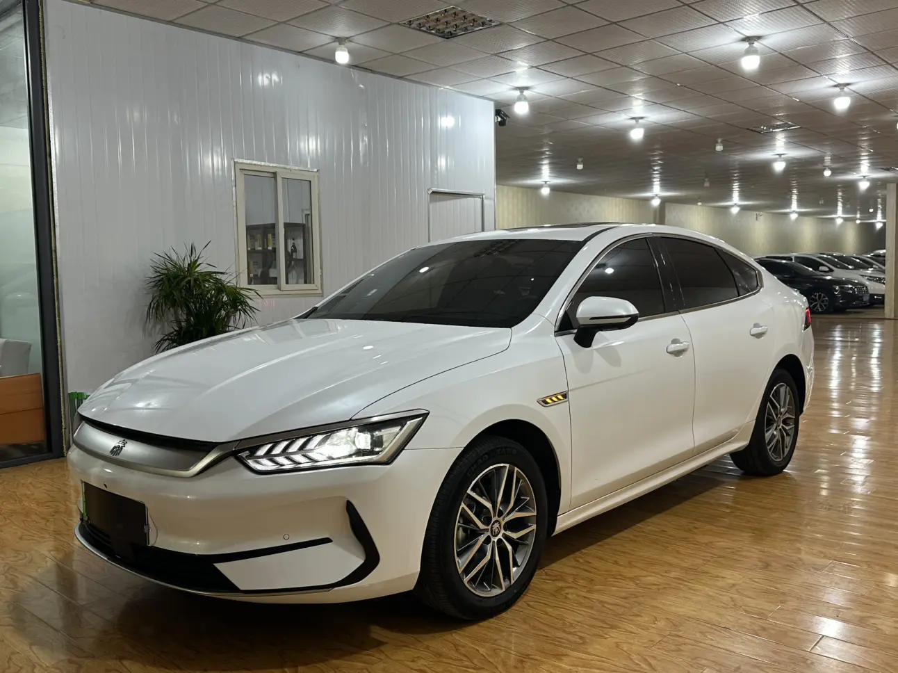 BYD Qin PLUS EV  из Китая