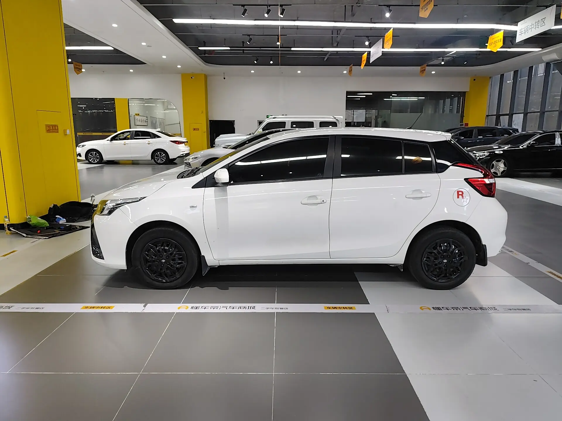 Toyota Yaris L  из Китая