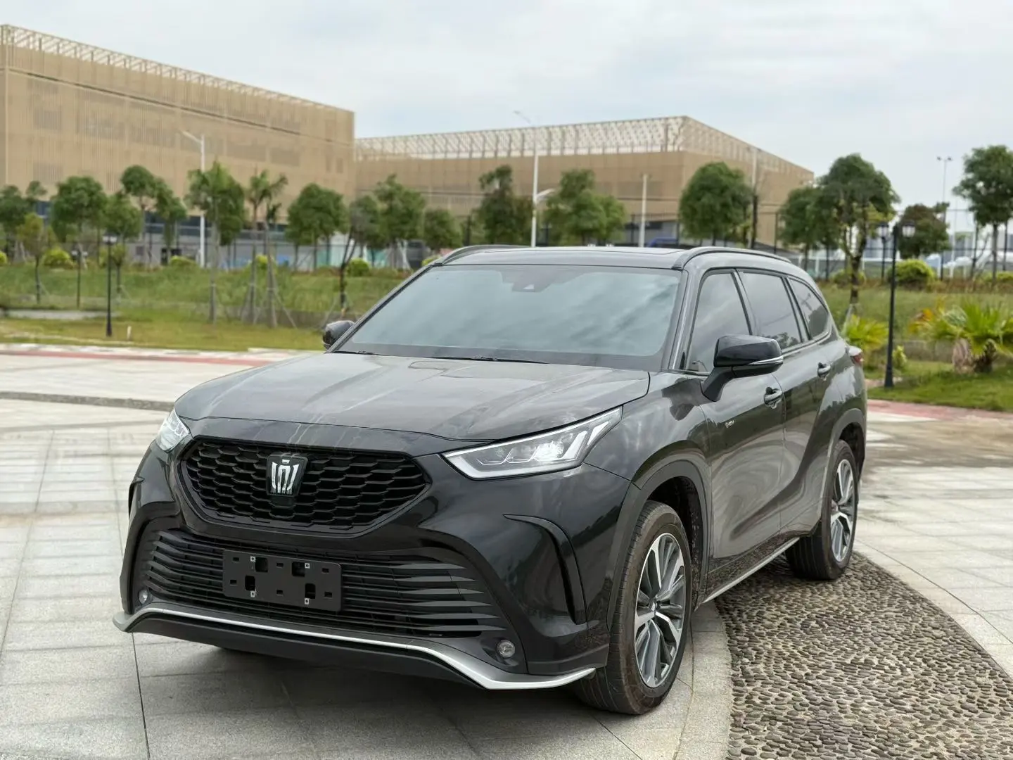 Toyota Crown Kluger  из Китая