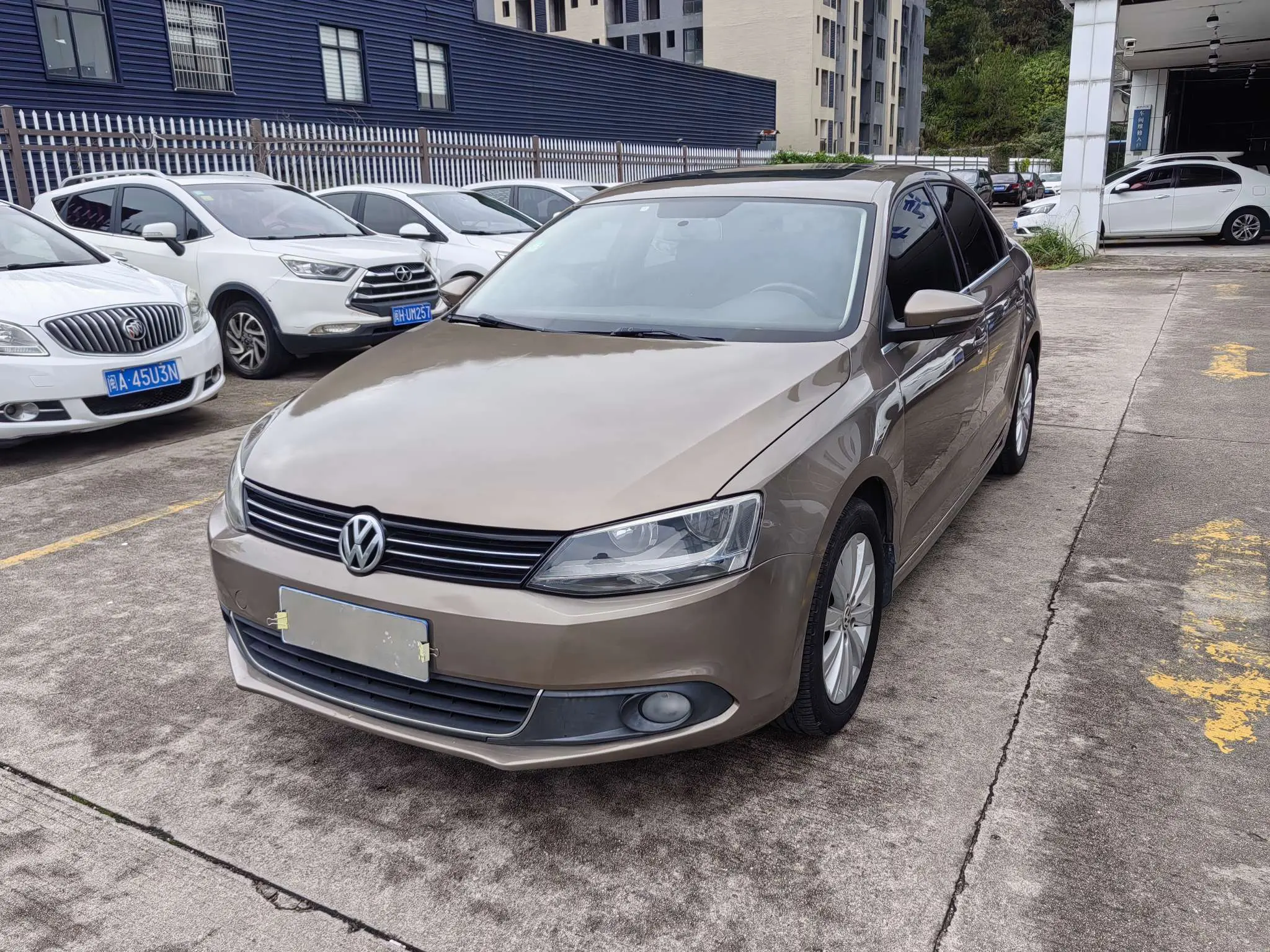 Volkswagen Sagitar  из Китая