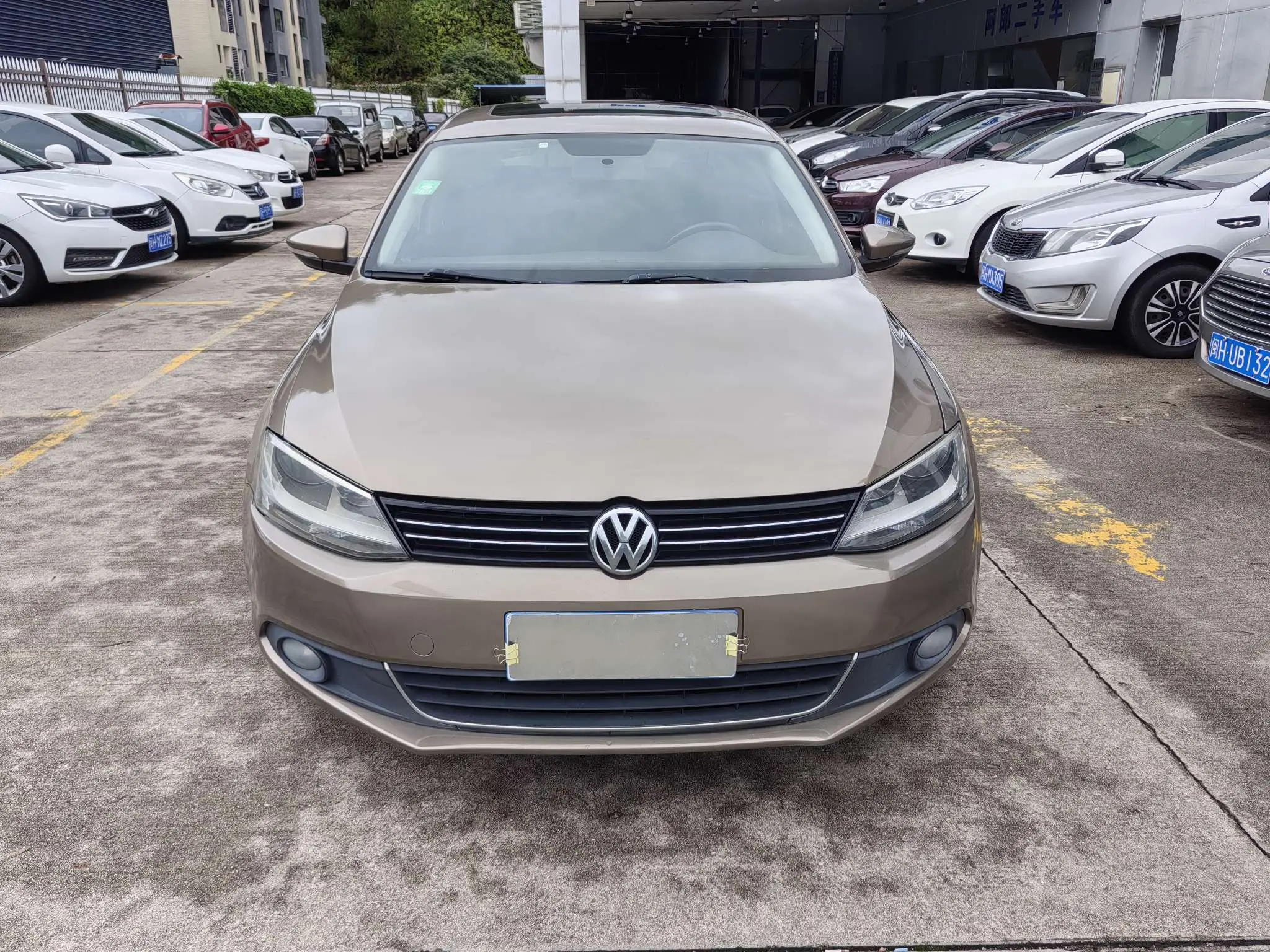 Volkswagen Sagitar  из Китая