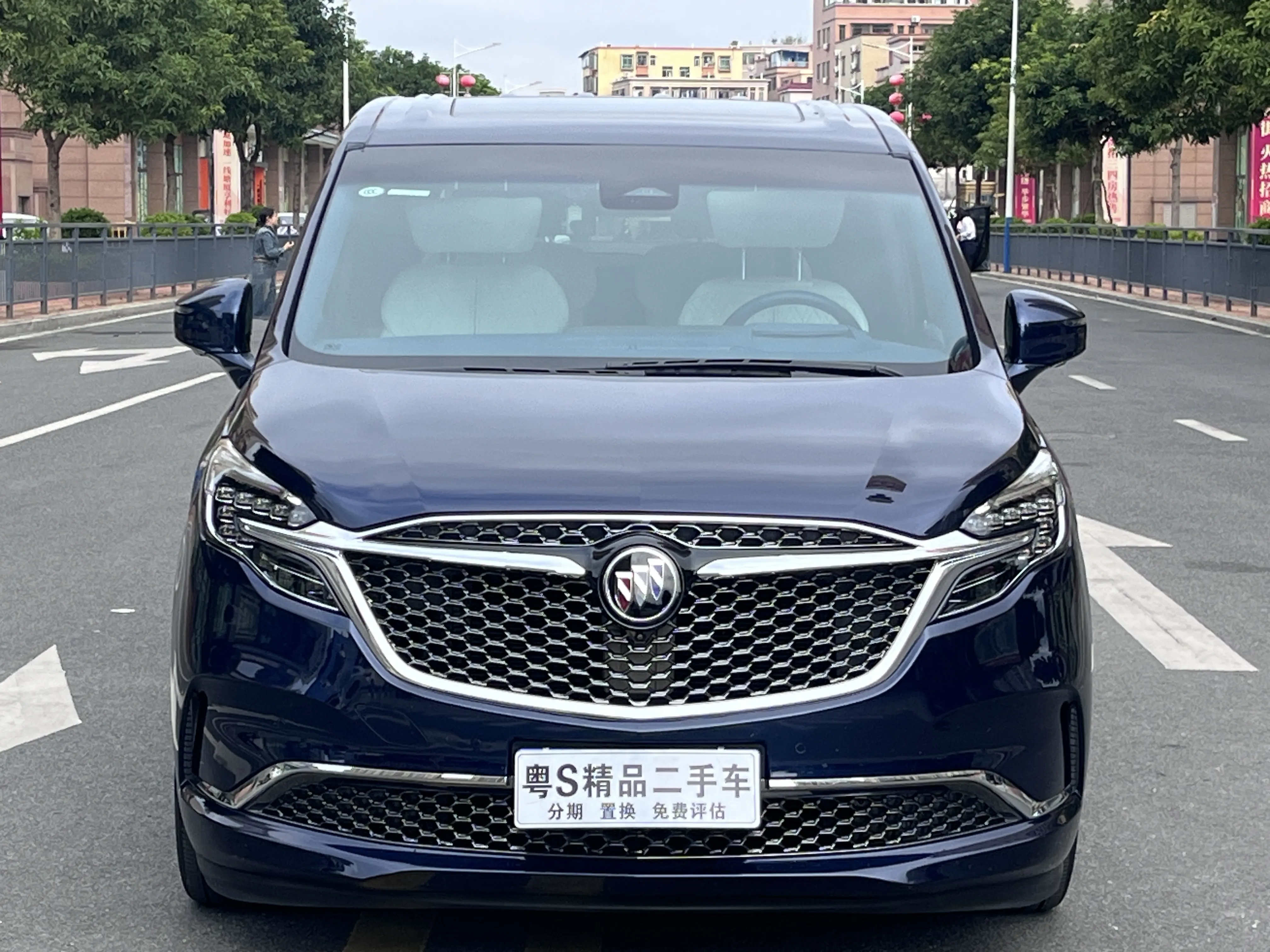 Buick GL8  из Китая