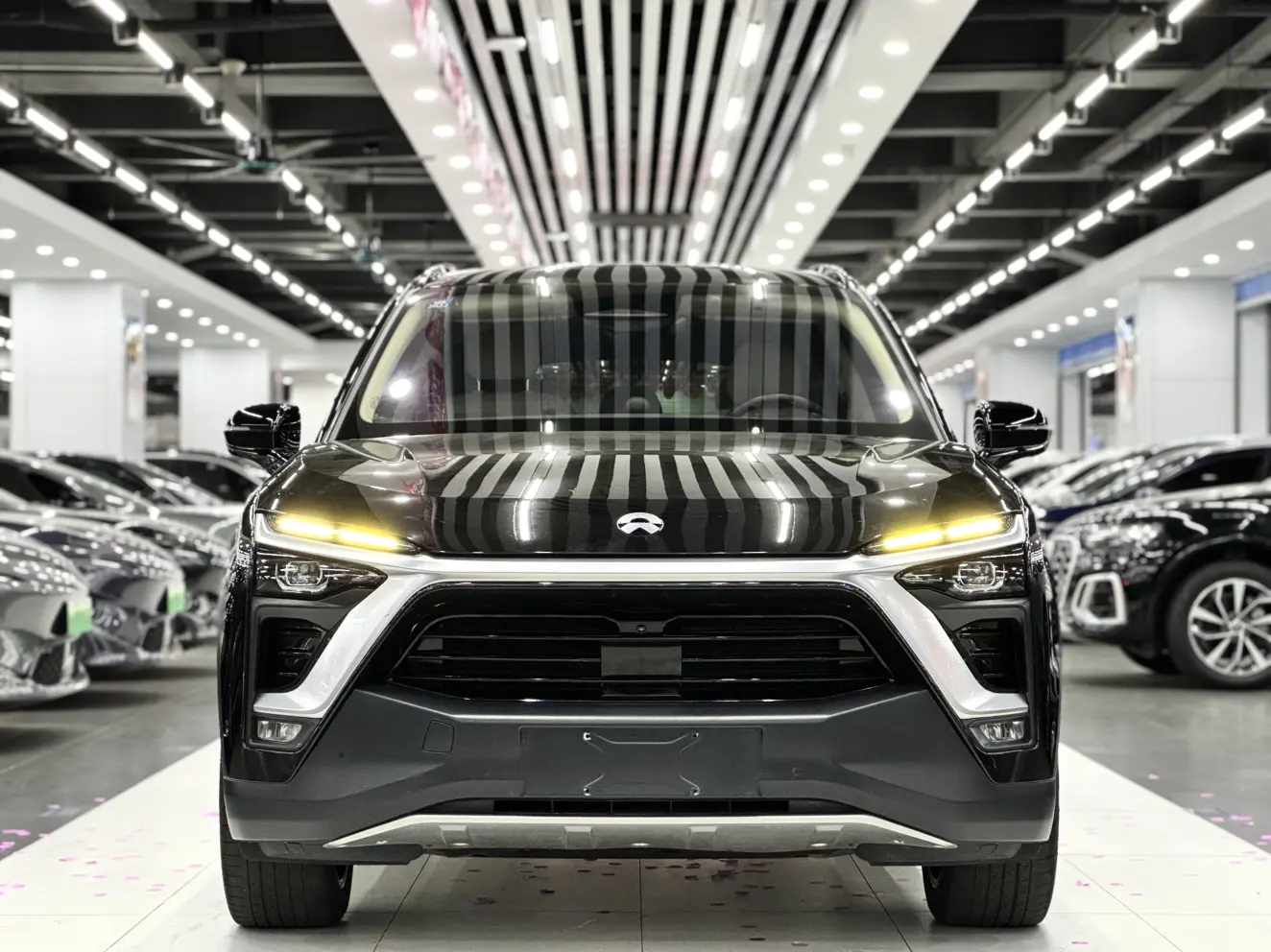 NIO ES8  из Китая