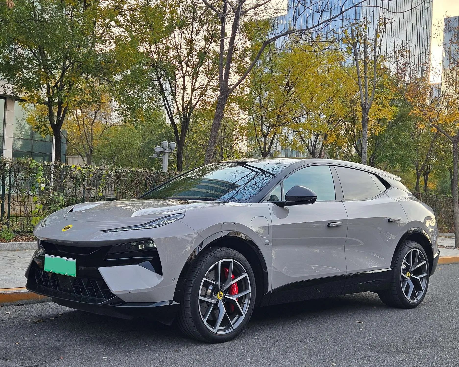 Lotus Eletre  из Китая